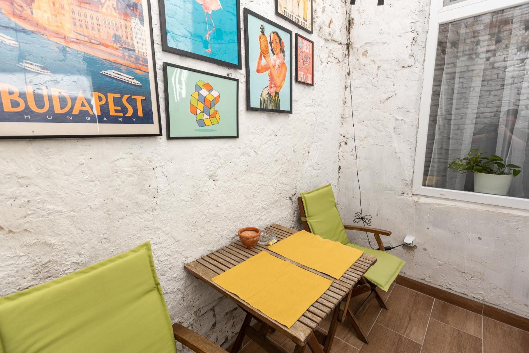 Cozy With Terrace Apartamento *