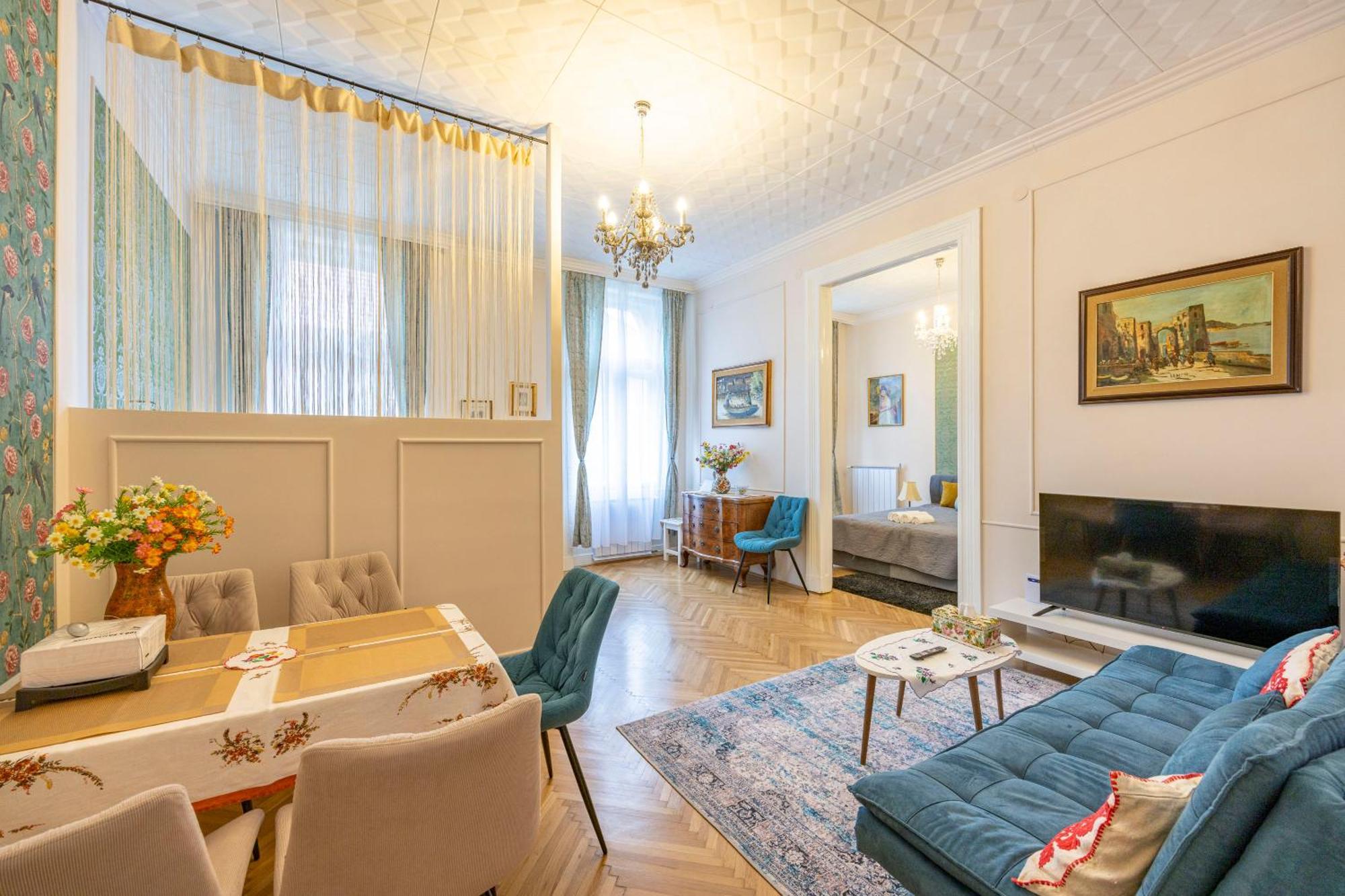 Apartamento Deluxe In Art Nouveau House- With Garage