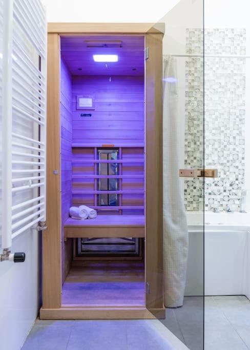 Wellness Duplex Penthouse Sauna & Jacuzzi-heart Of Apartmán *