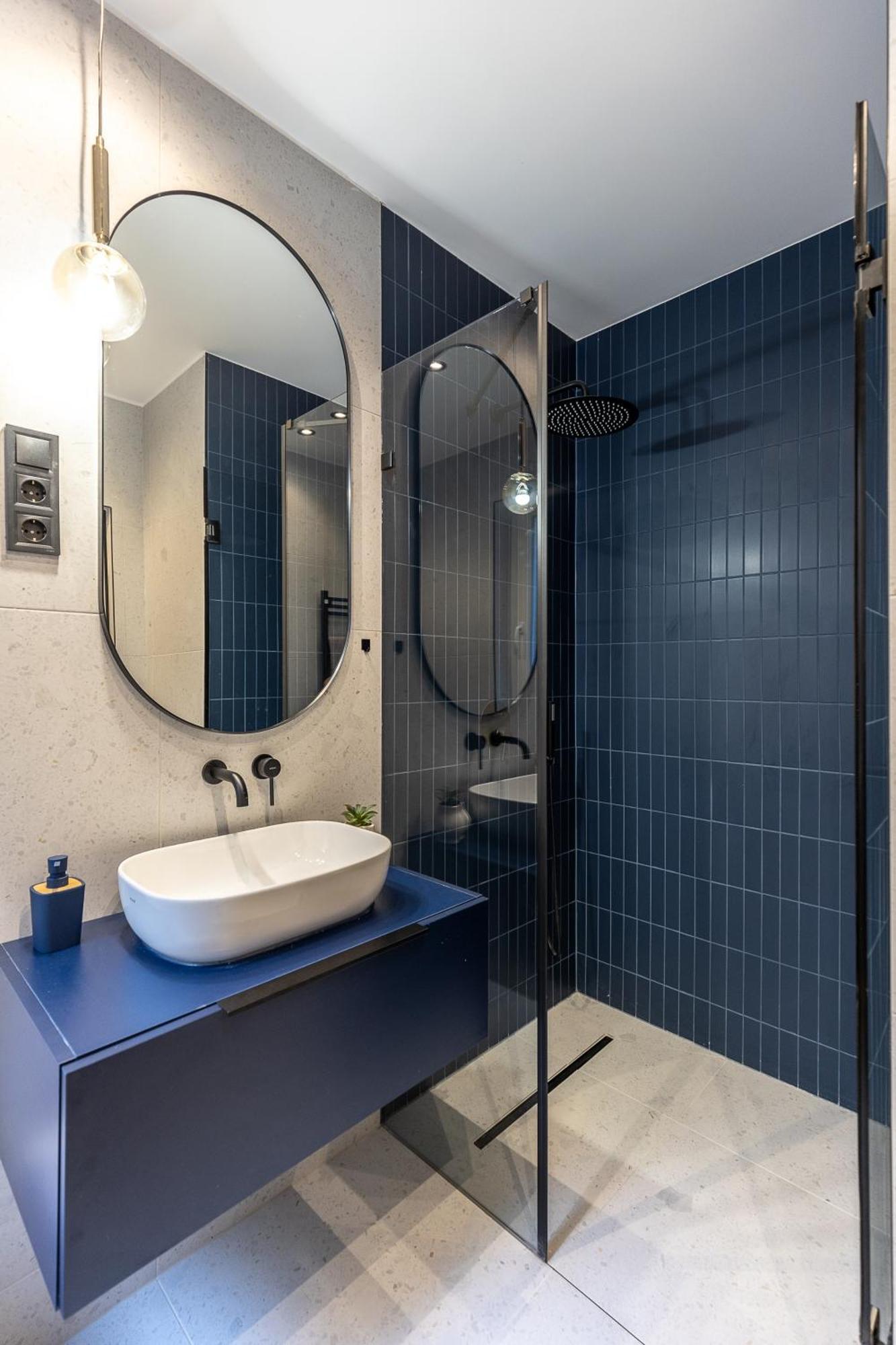 Kobi Luxury 1. * Budapest