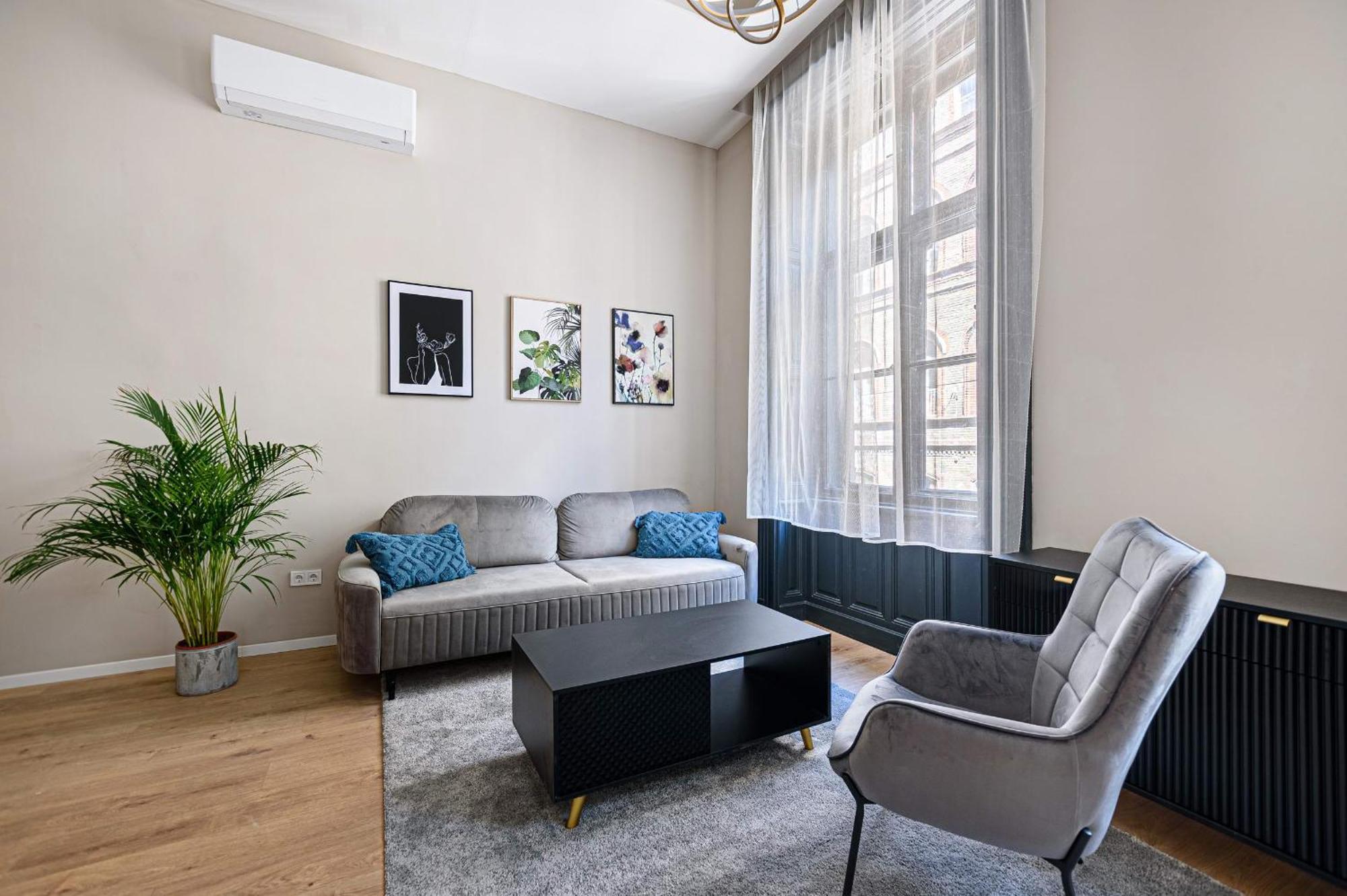 Luxurious & Spacious In The Kertesz Street Apartment *