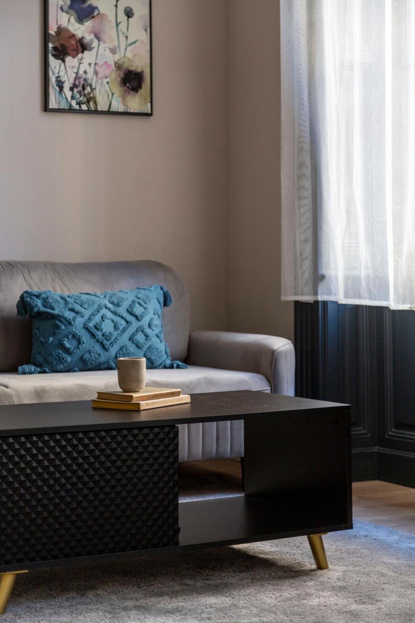 Luxurious & Spacious In The Kertesz Street Apartment