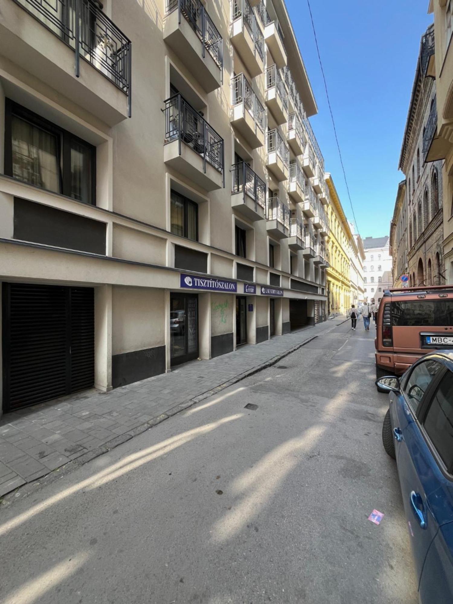 Apartment Rames-cosmo Downtown With Rooftop Pool Budapest