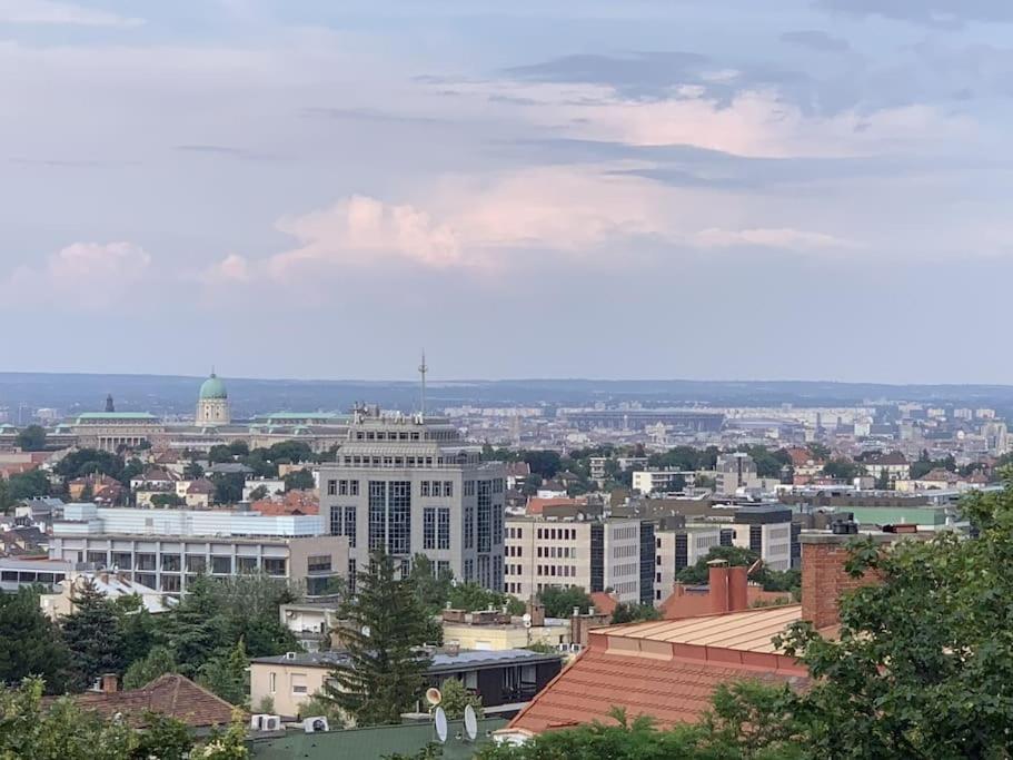 45m2 Buda Hillside With Panorama & Free Parking! Appartement