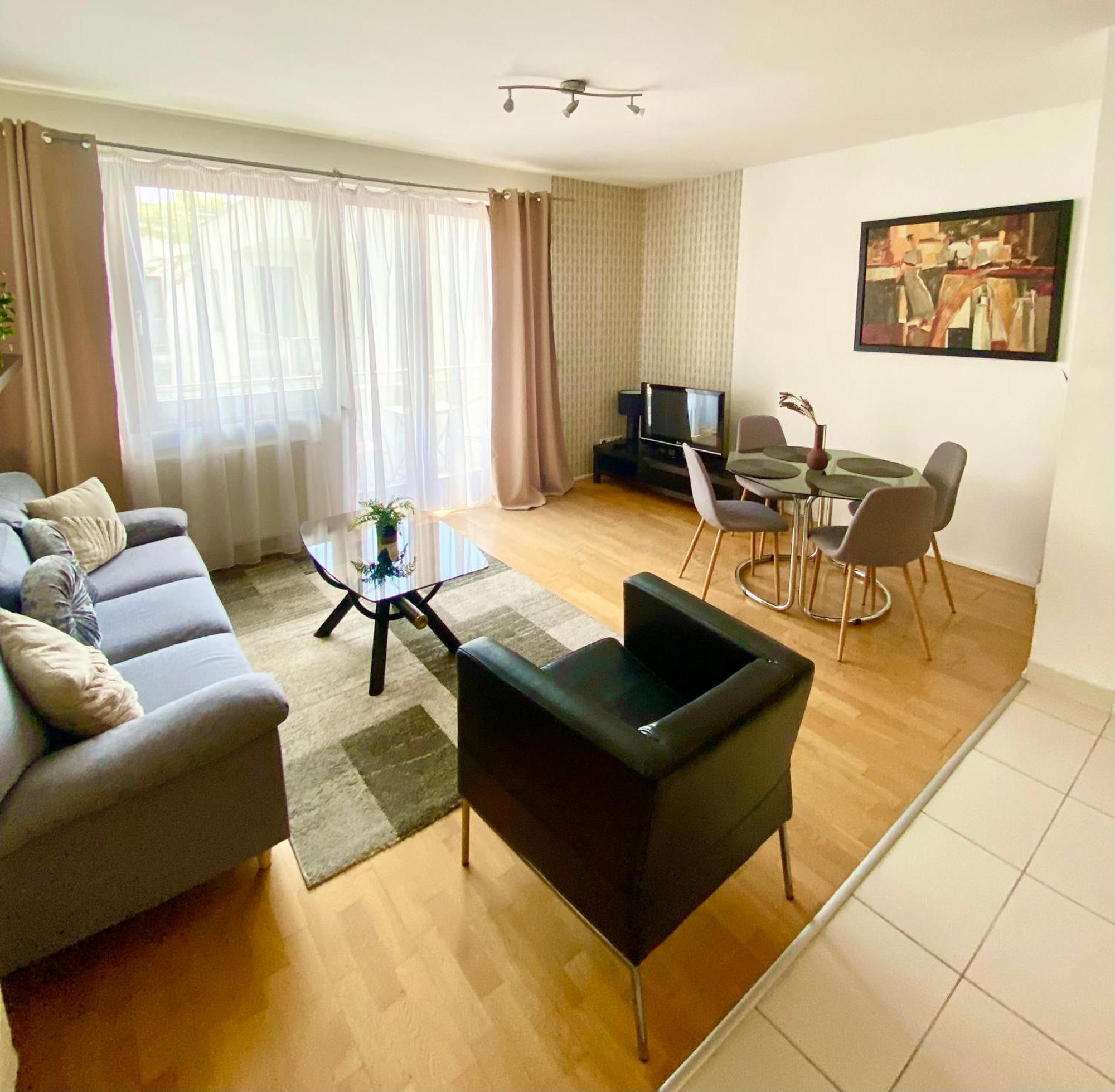 Quality Point 0-24 Reception Aparthotel 4*