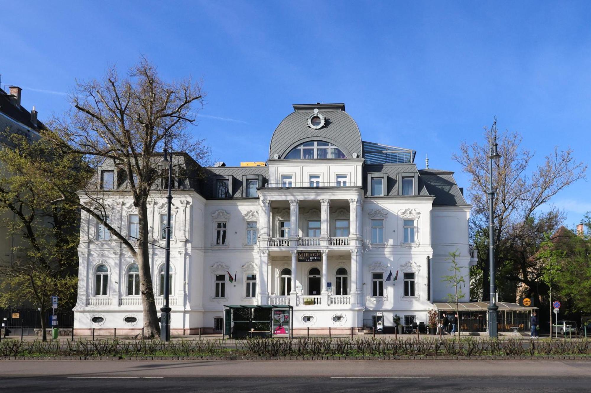 Mirage Medic Hotel