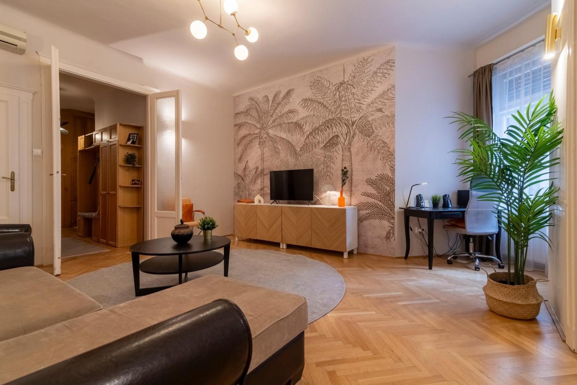 Be A Budapester