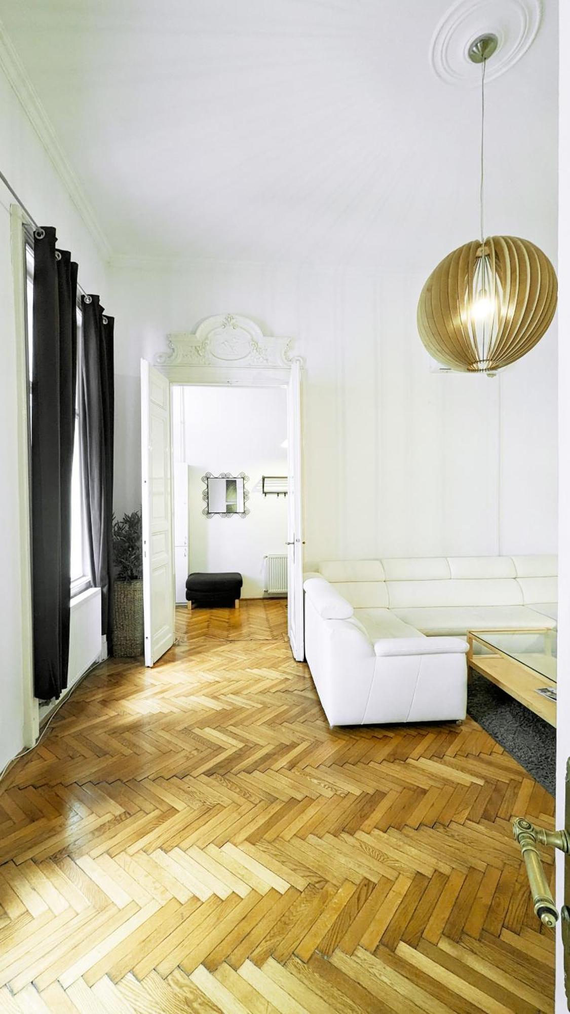 Apartment Heart Of The City, Entire Very Big *