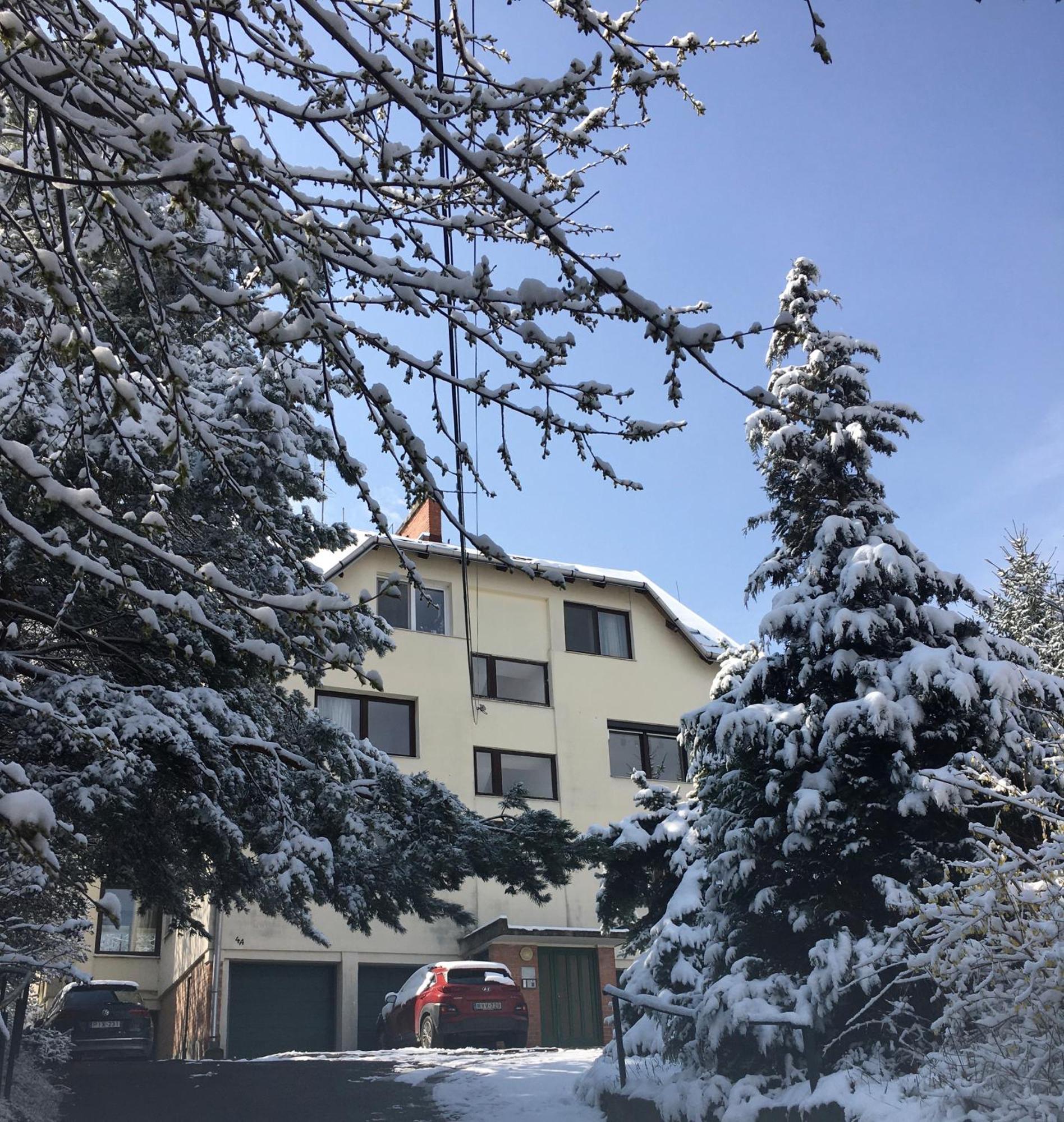 Apartment Romantic Two Bedroom In The Hills Of With Private Parking *