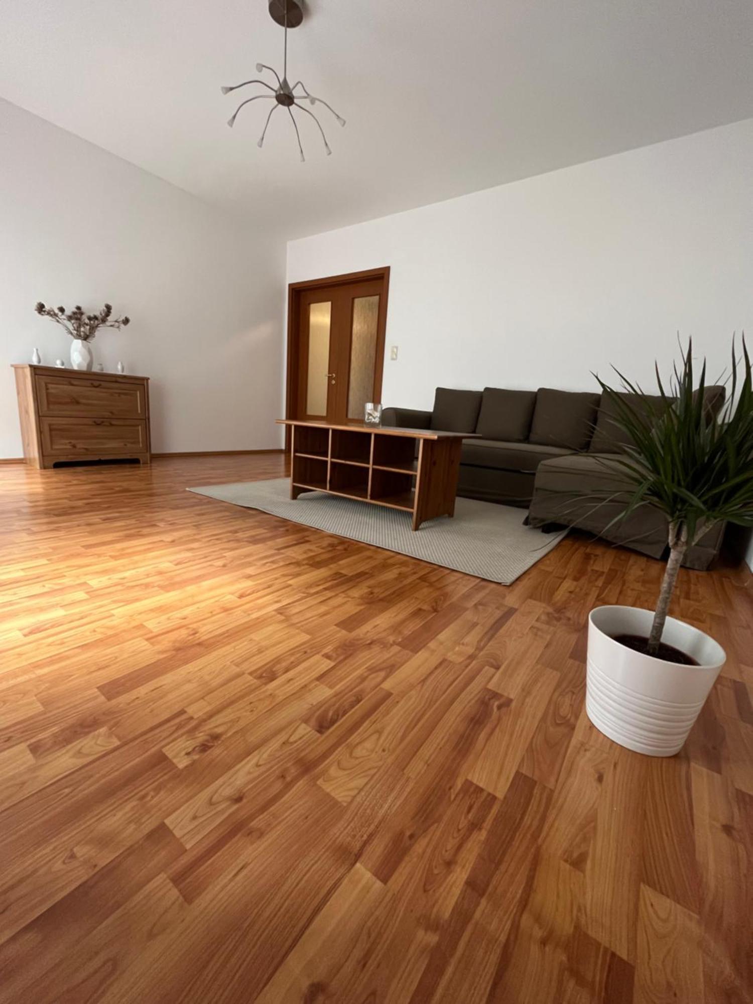 Center With Optional Garage Lejlighed