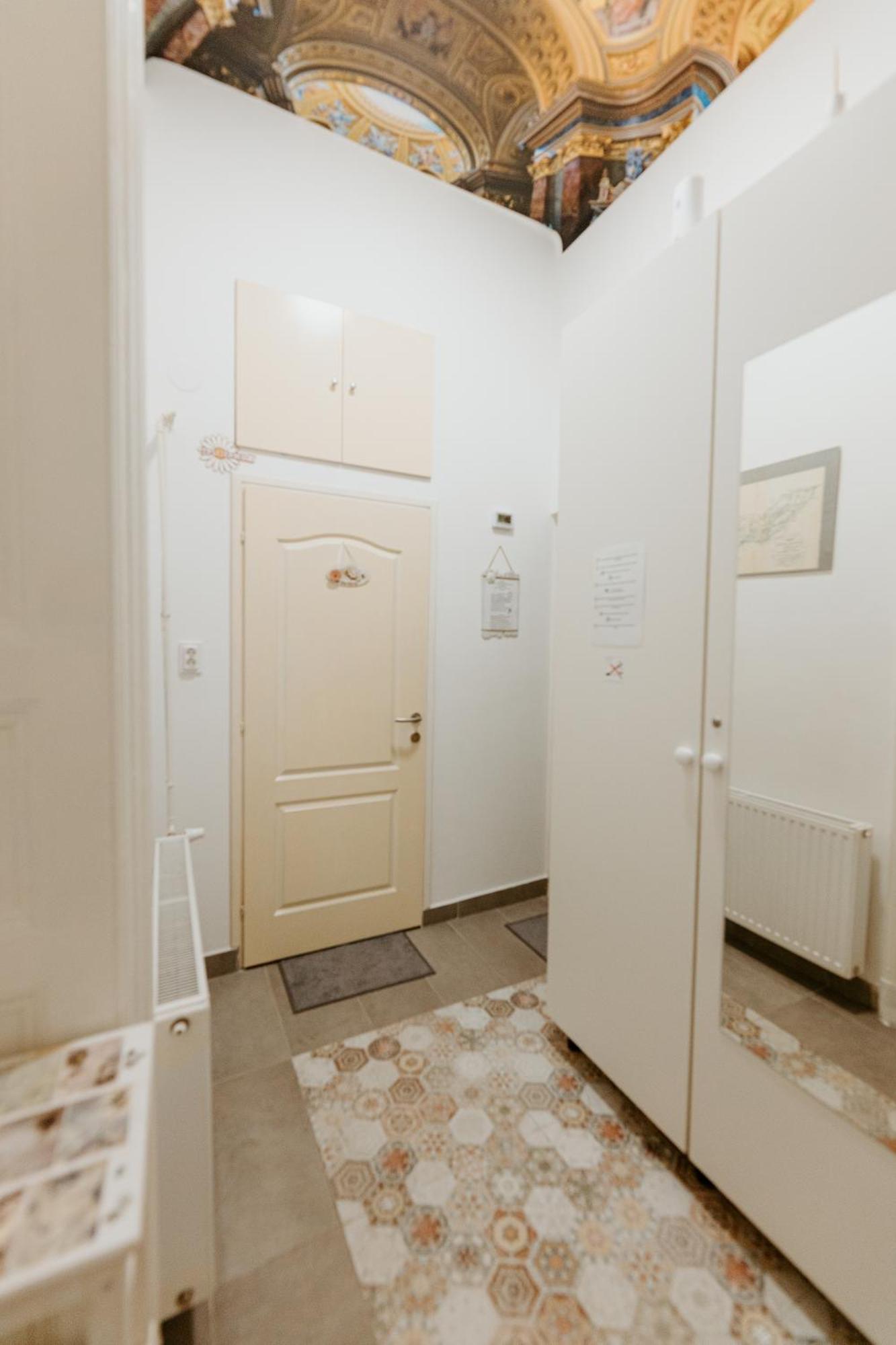 Apartment Margaret & Violet - Stylish Downtown Apartments In Budapest