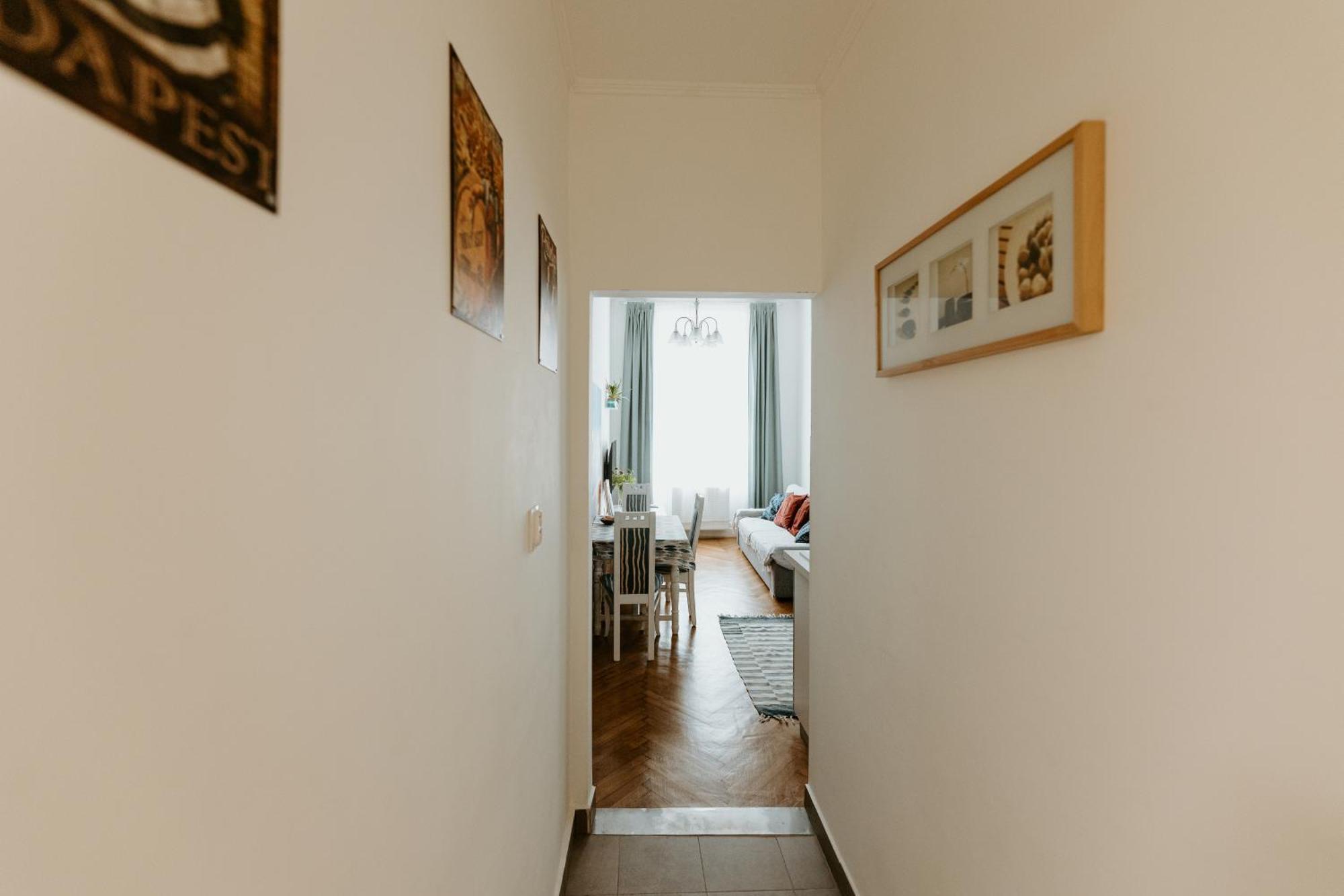 Apartment Margaret & Violet - Stylish Downtown Apartments In Budapest *