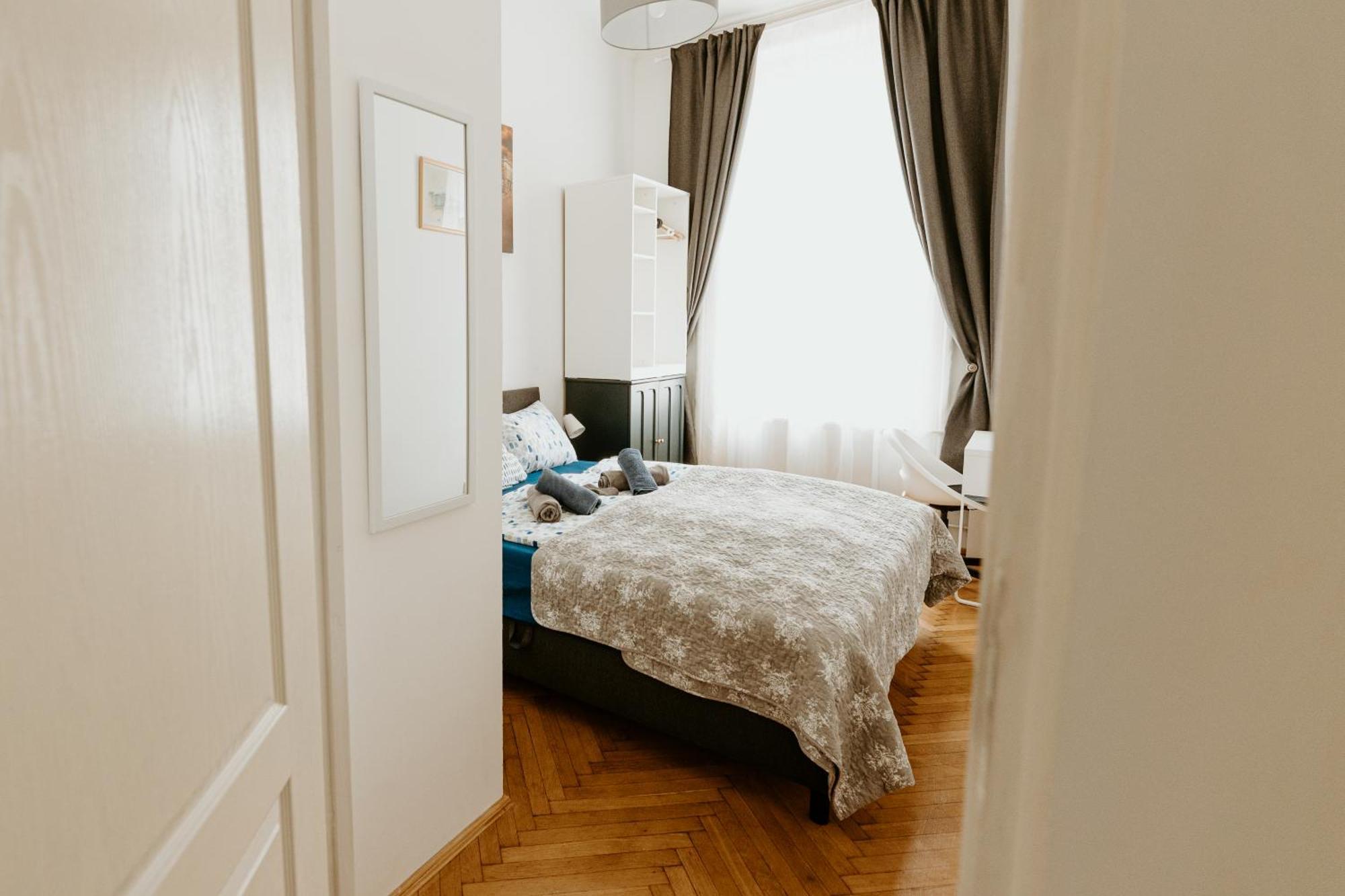 Apartment Margaret & Violet - Stylish Downtown Apartments In Budapest *