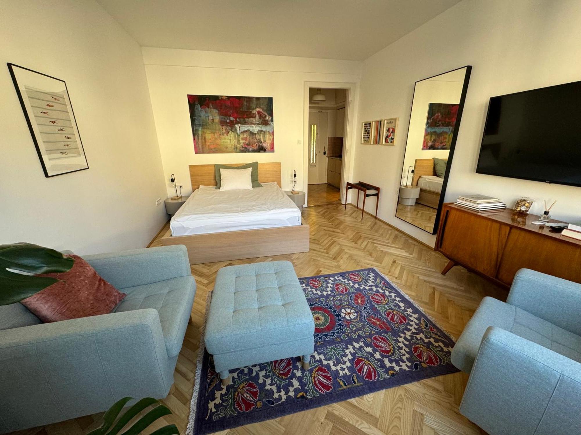Apartment 5 *