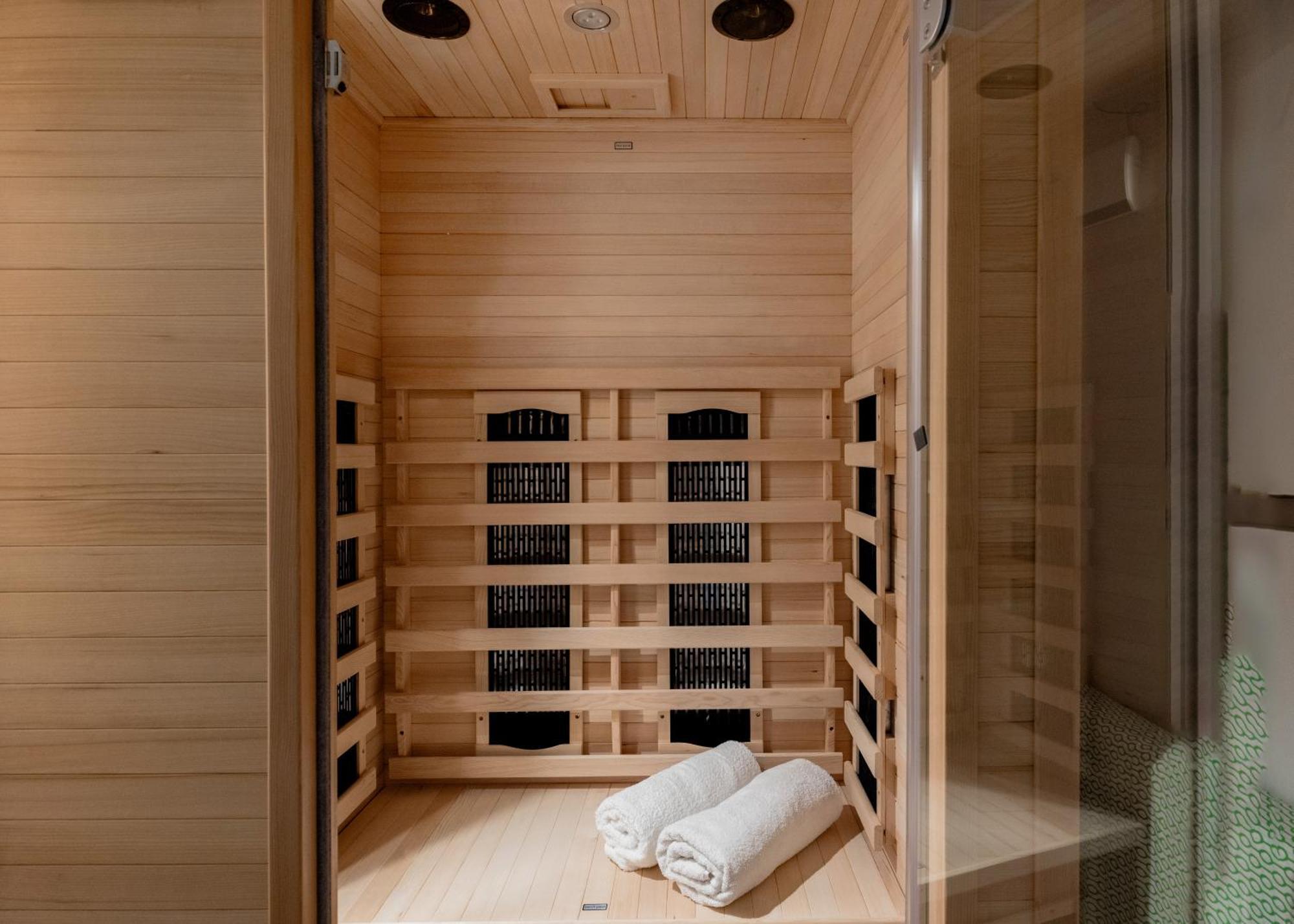 Stylish Natural With Sauna - Heroes Square Budapest