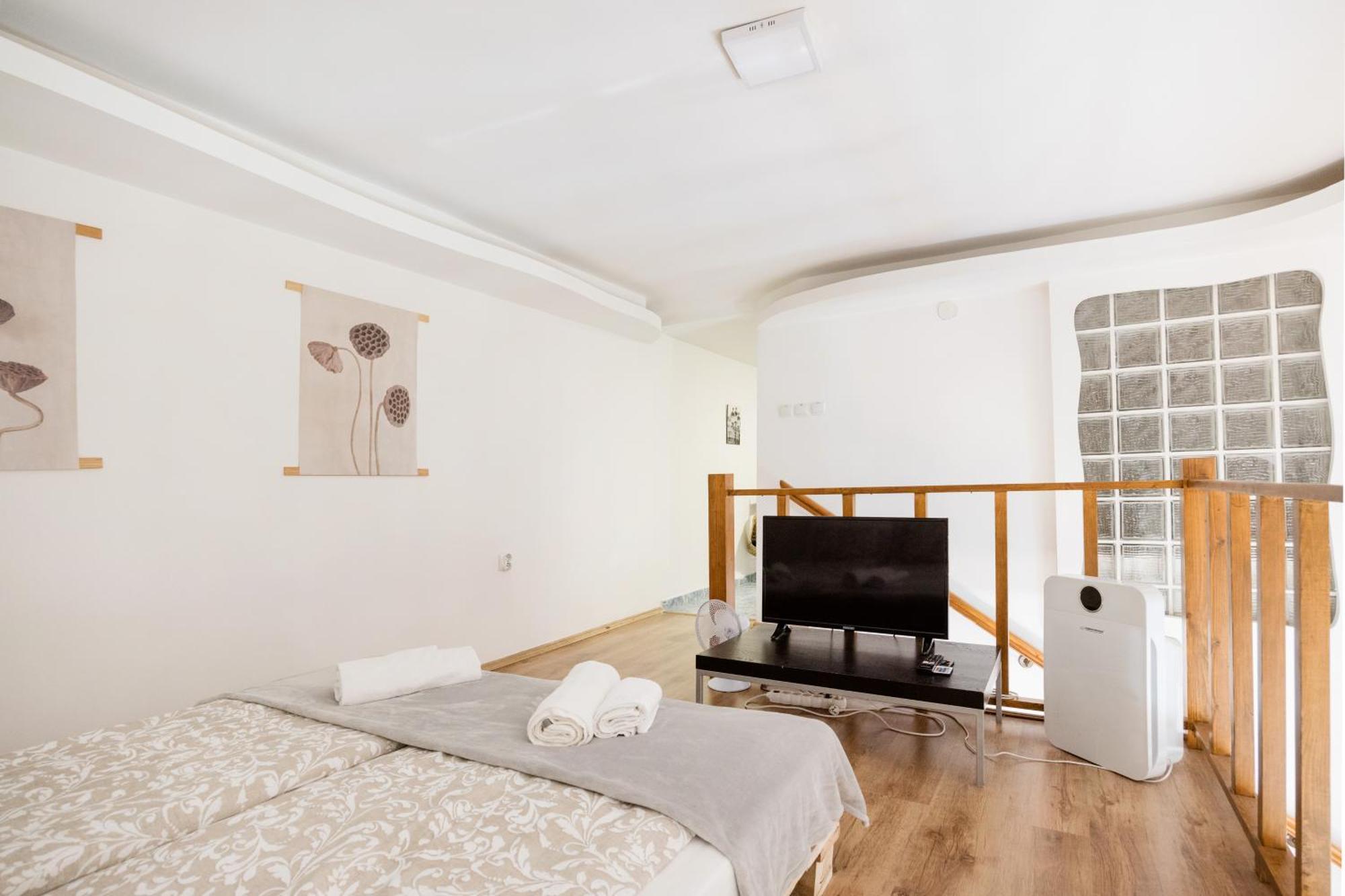 Stylish Natural With Sauna - Heroes Square Appartement *