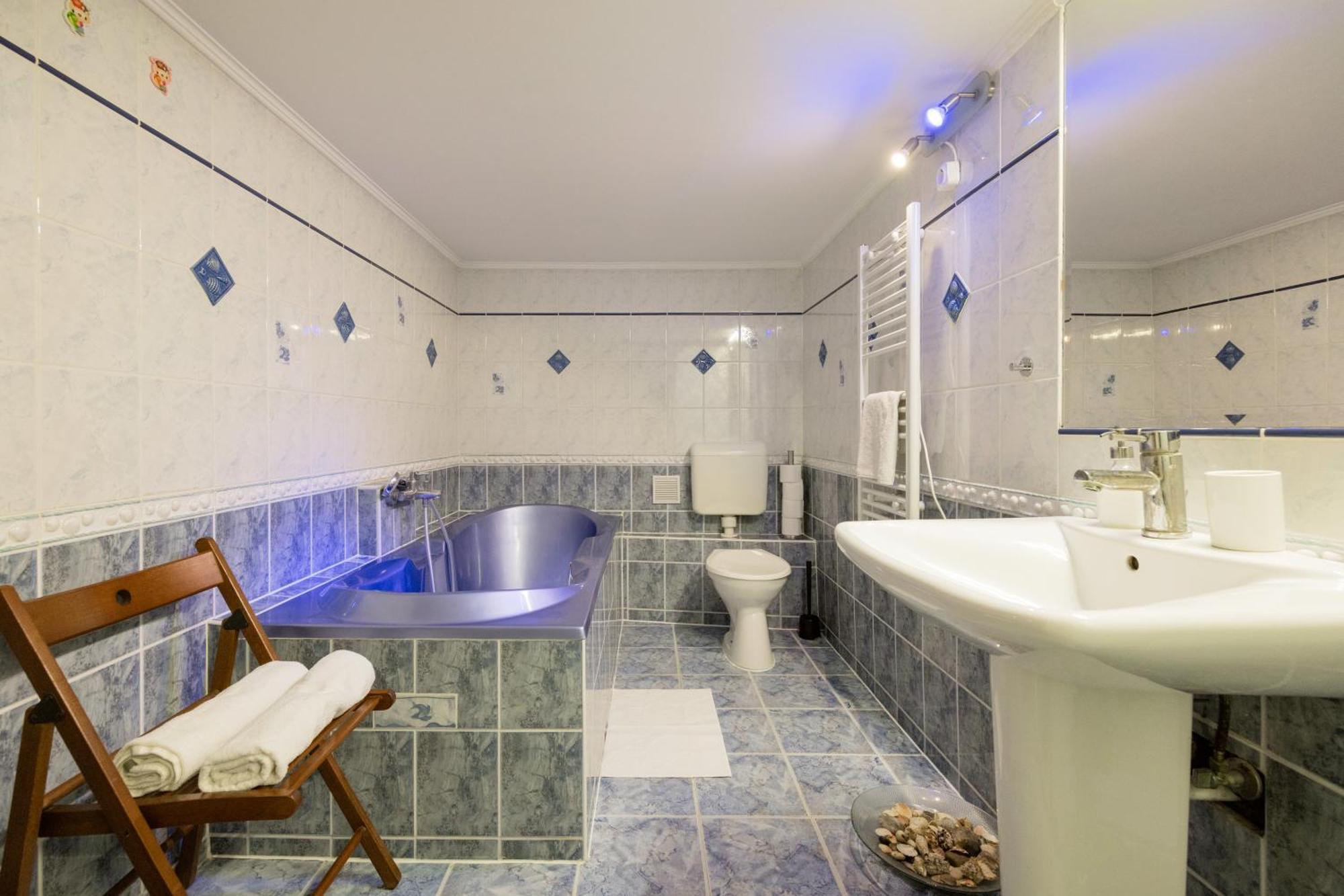 Stylish Natural With Sauna - Heroes Square Budapest