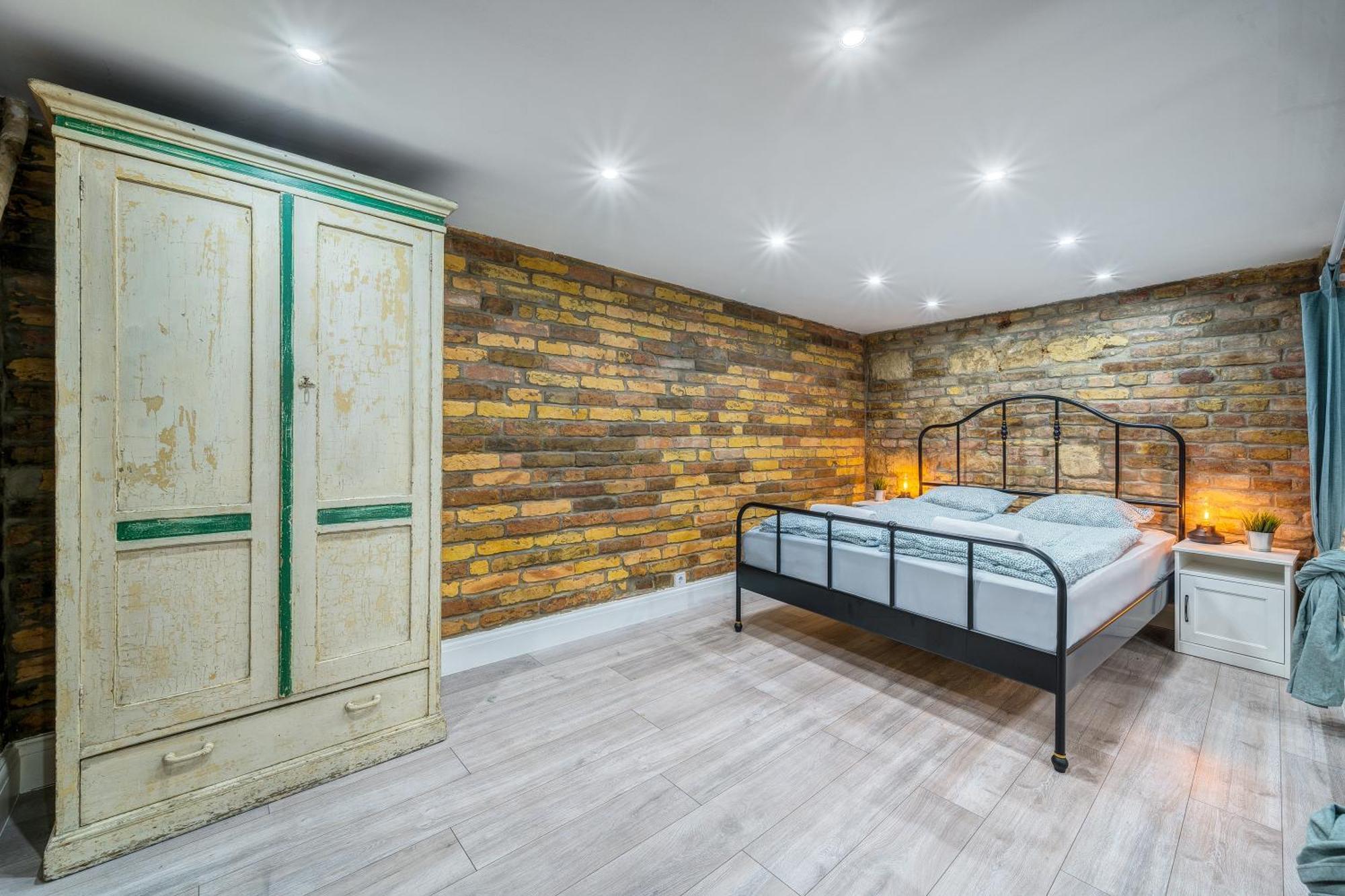 Center Loft Haven: Modern Elegance Appartement *