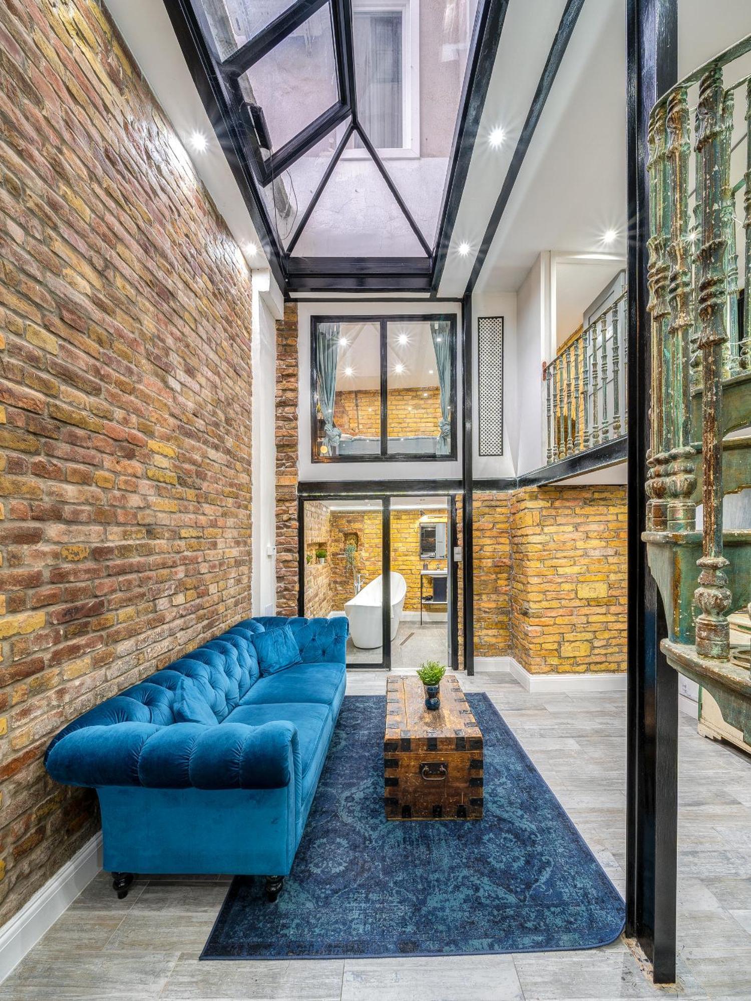 Center Loft Haven: Modern Elegance * Budapest