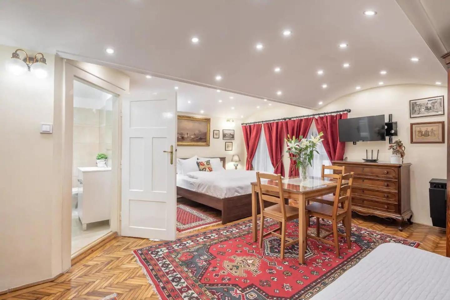 Vamhaz Boulevard Apartment *