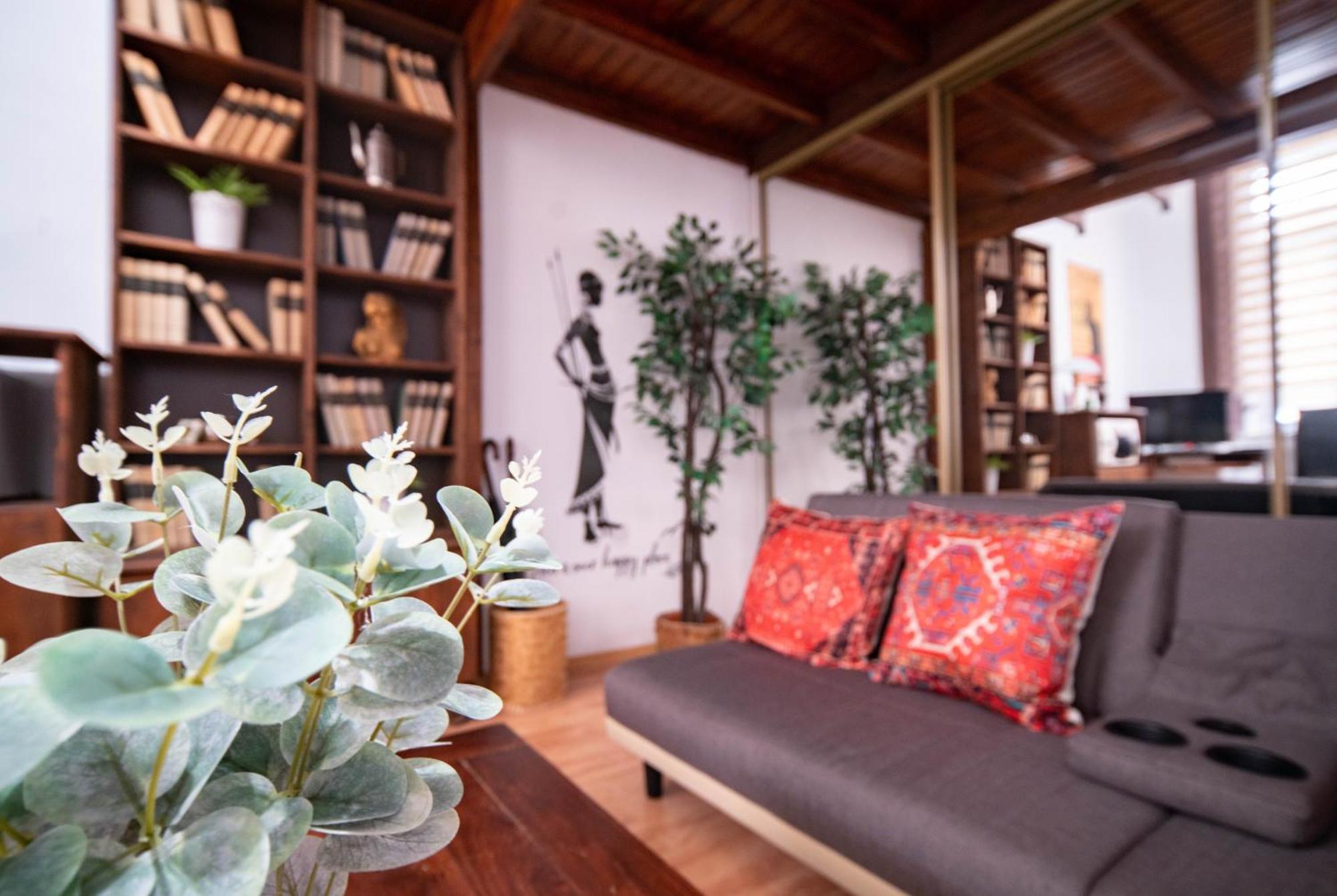 Morocco Lights In Downtown Apartment *