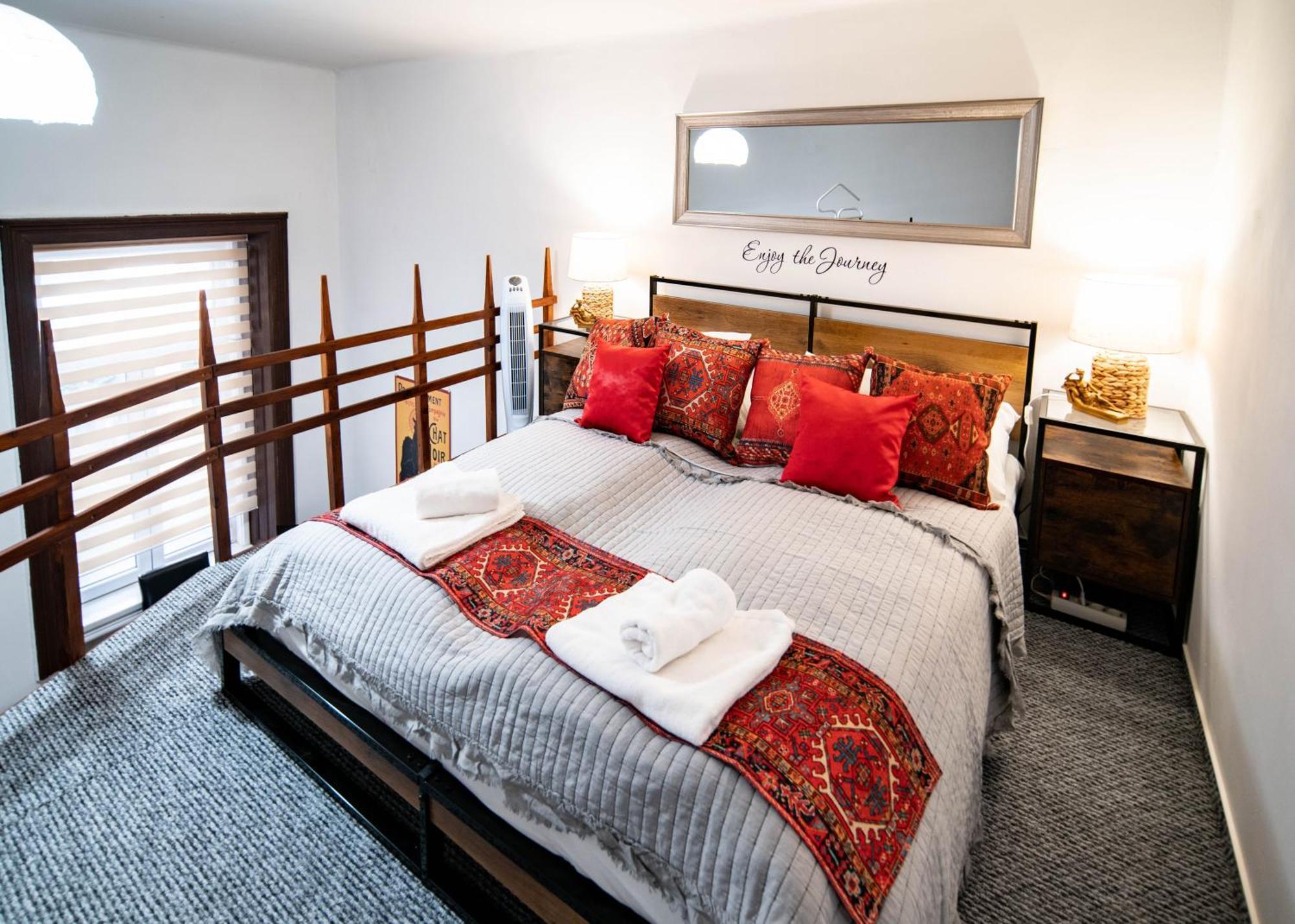 Morocco Lights In Downtown Apartment Budapest