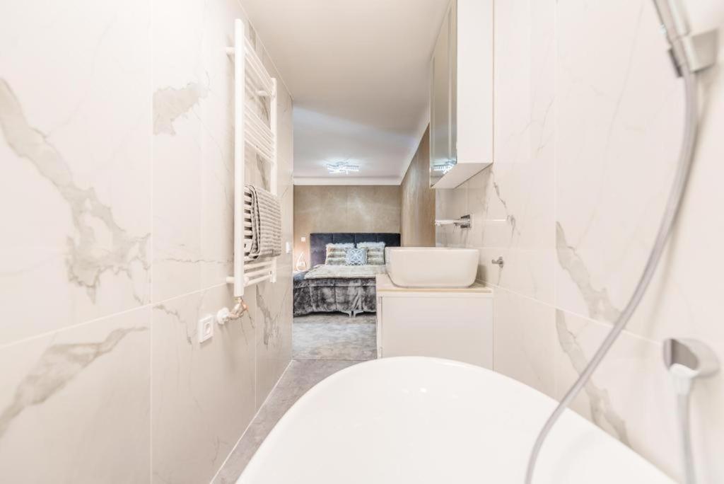 Andrassy With Free Parking Apartamento
