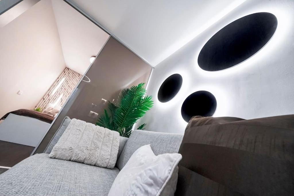 Apartamento One Bed At Location In *