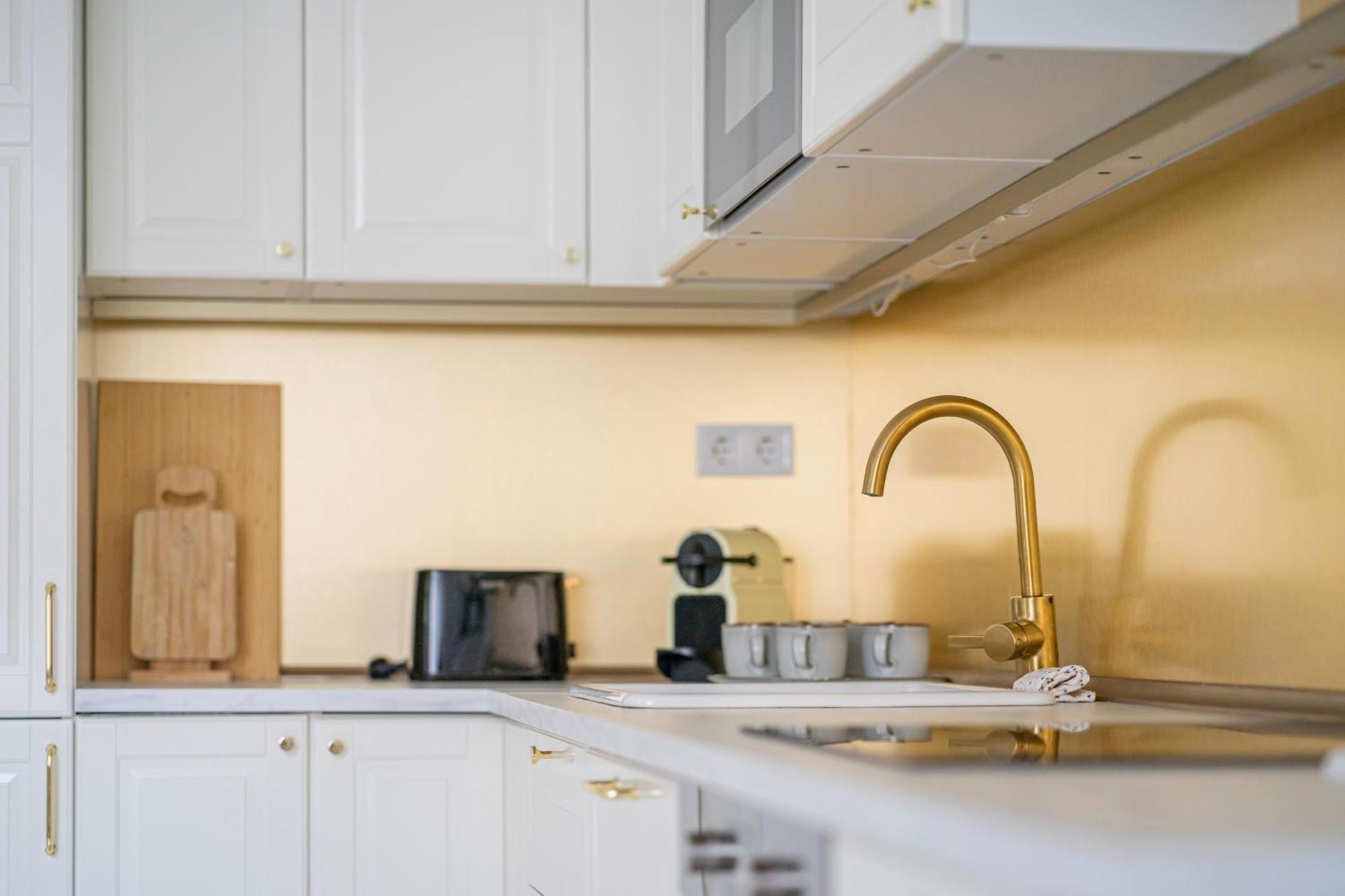 Luxury By Castle District, Free Parking Apartman