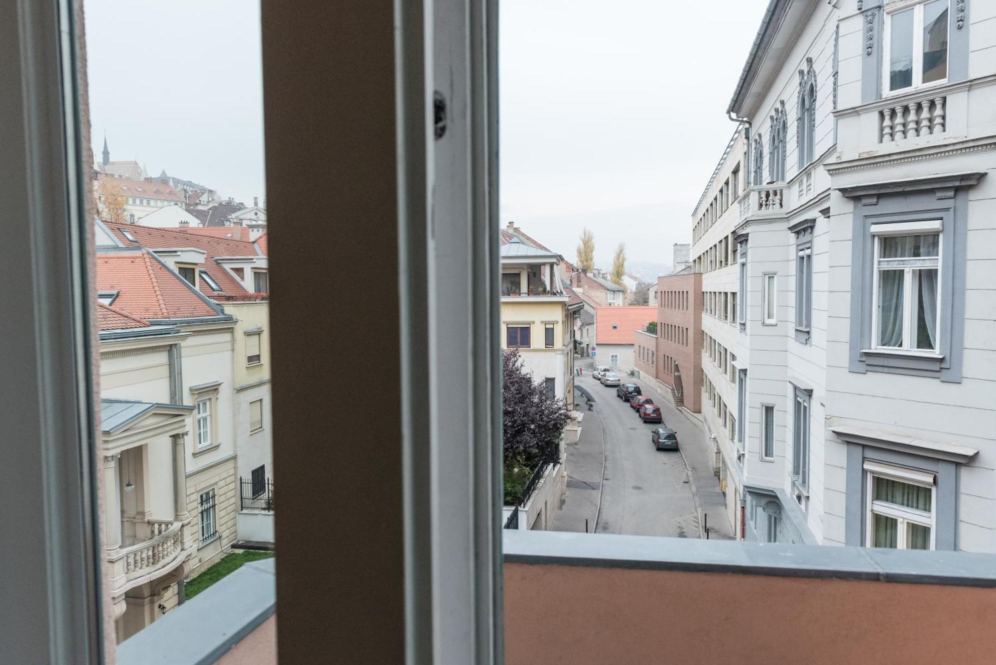 Apartment Newsunny At The Budacastle Budapest