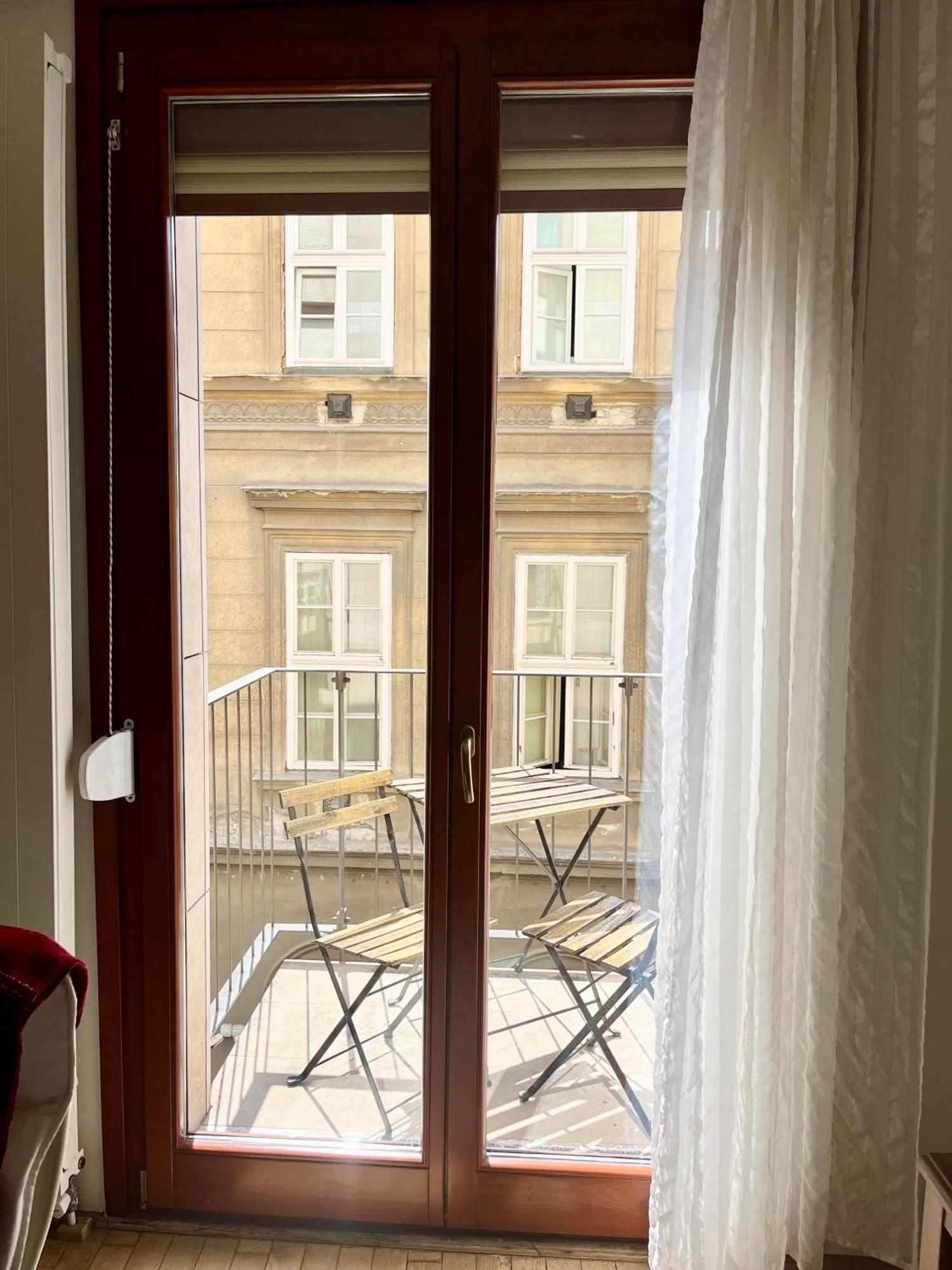 Apartment The Door Budapest
