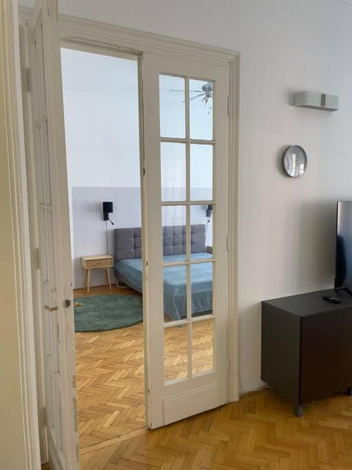 3 Bedroom By The Parliament Boedapest