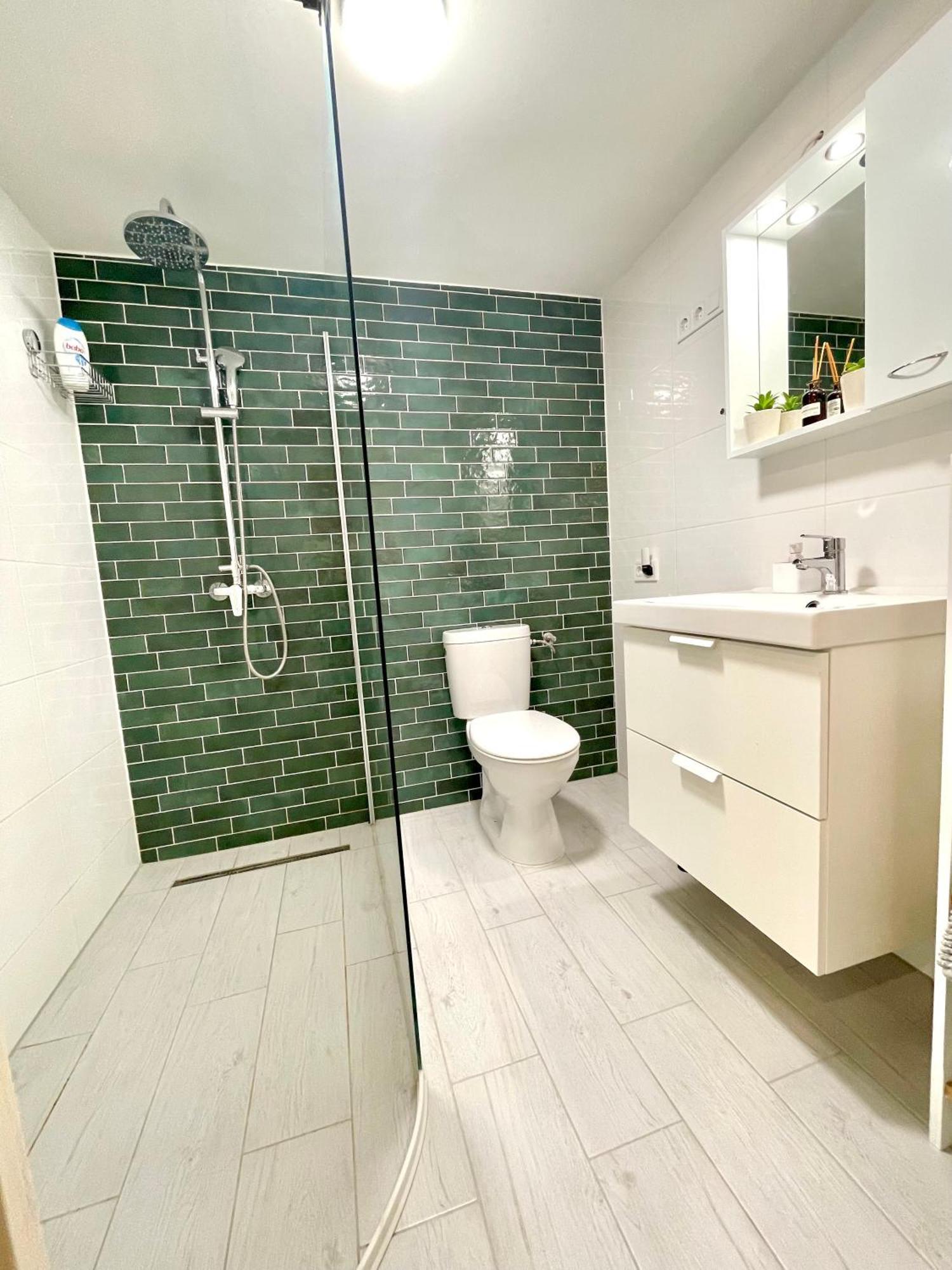 Apartamento Teresian Near The Andrassy Street Free Air Conditioner Free Coffee Budapest