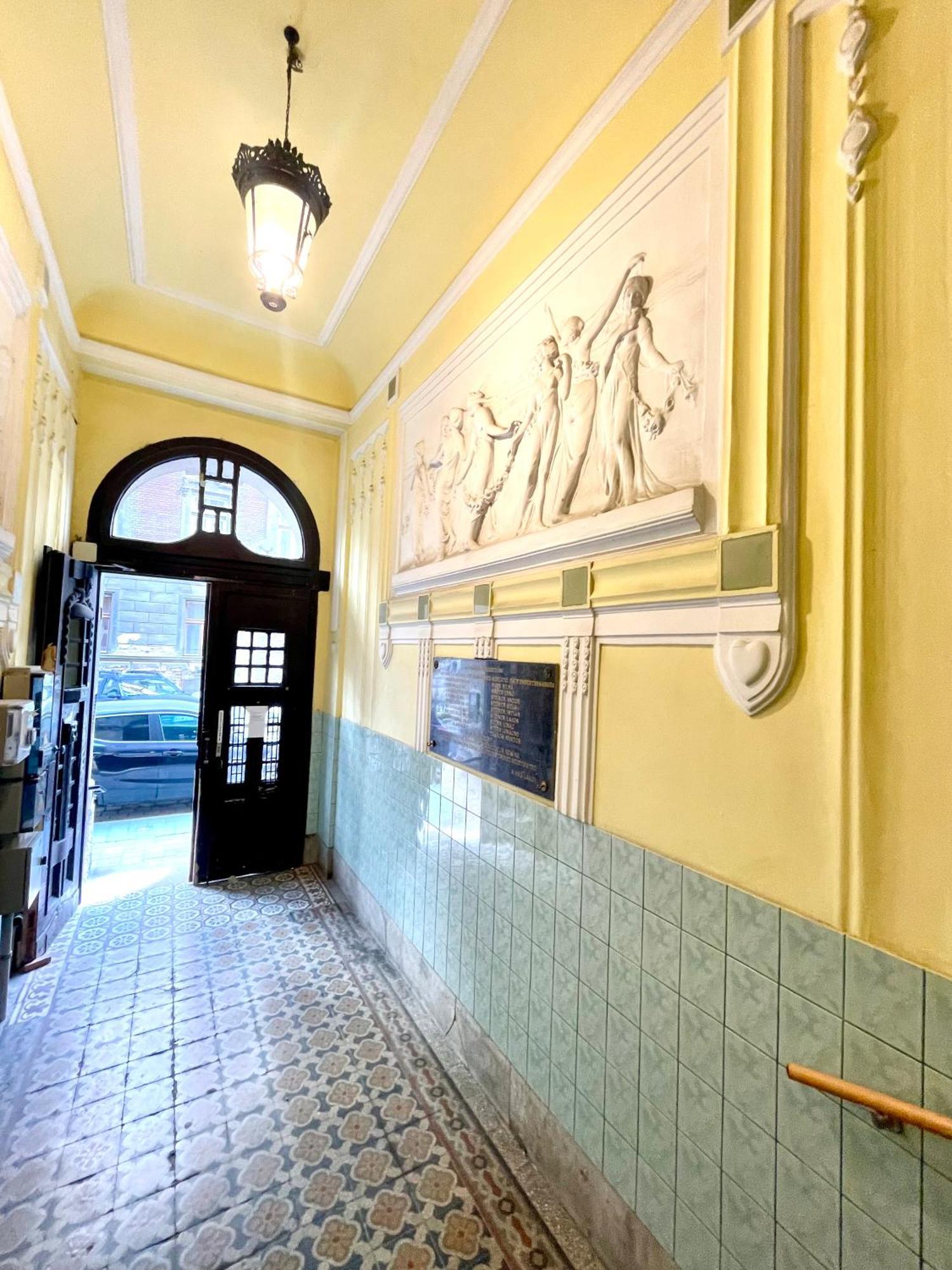 Teresian Near The Andrassy Street Free Air Conditioner Free Coffee Appartamento *