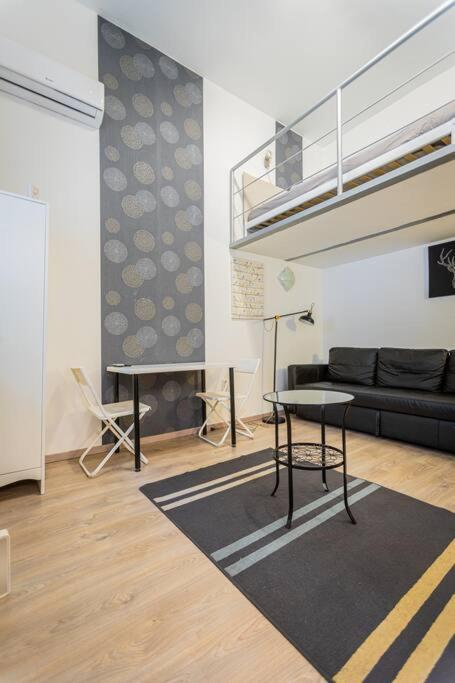 Cozy In Sip Str., Luna Apartamento