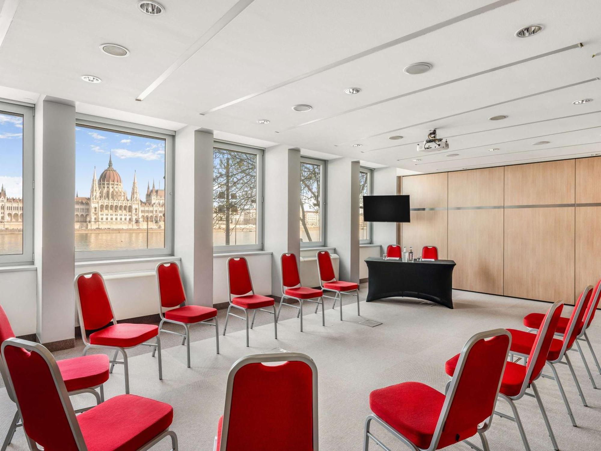 Hotel Novotel Danube 4*