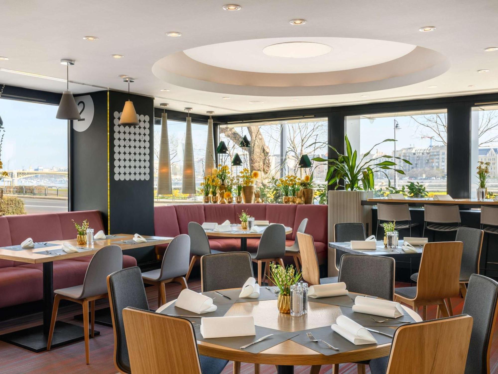 Novotel Danube Hotel 4*