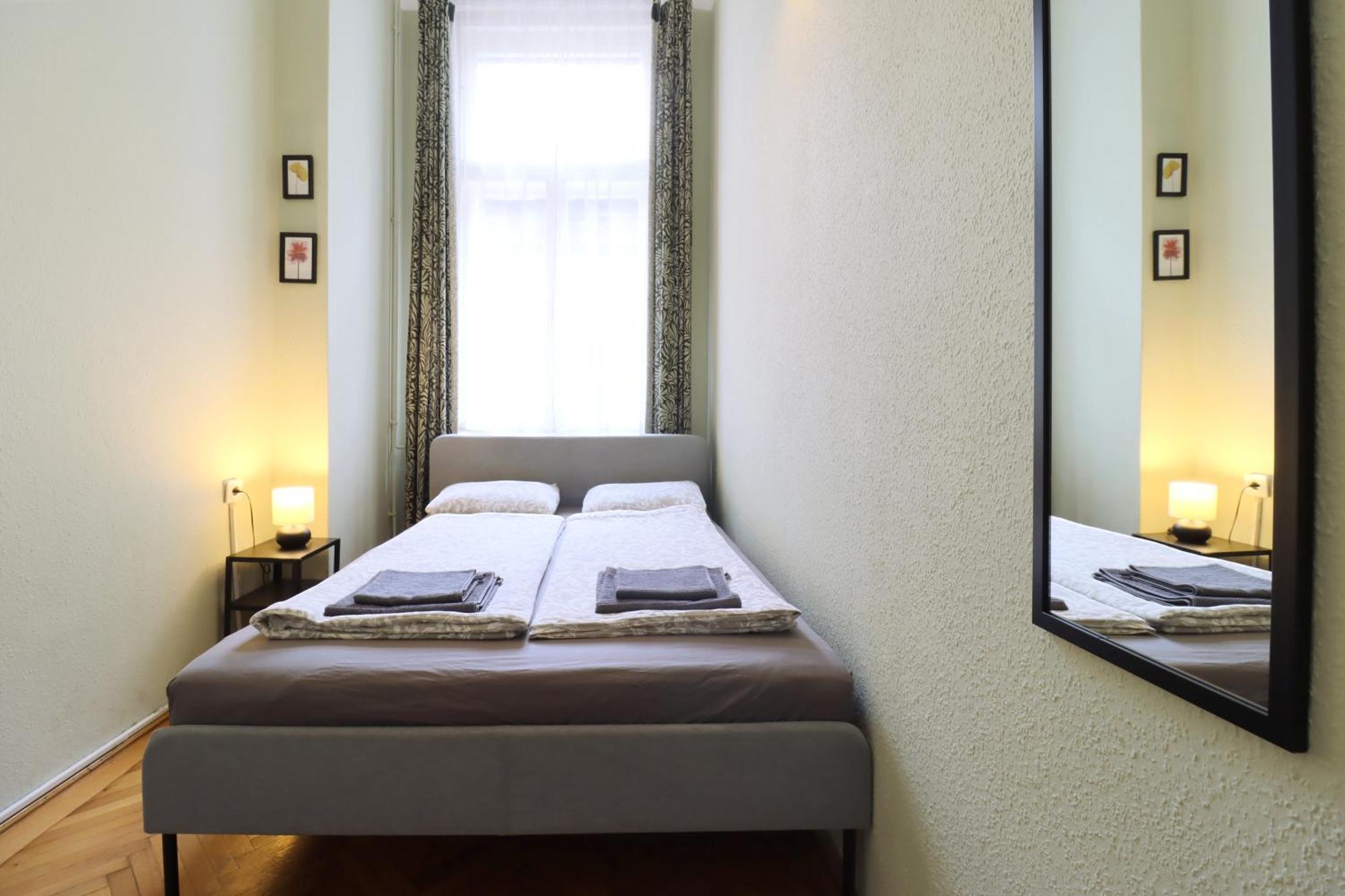 Apartman Joseph Boulevard - 3bdr, 2bath, 8ppl Budapest