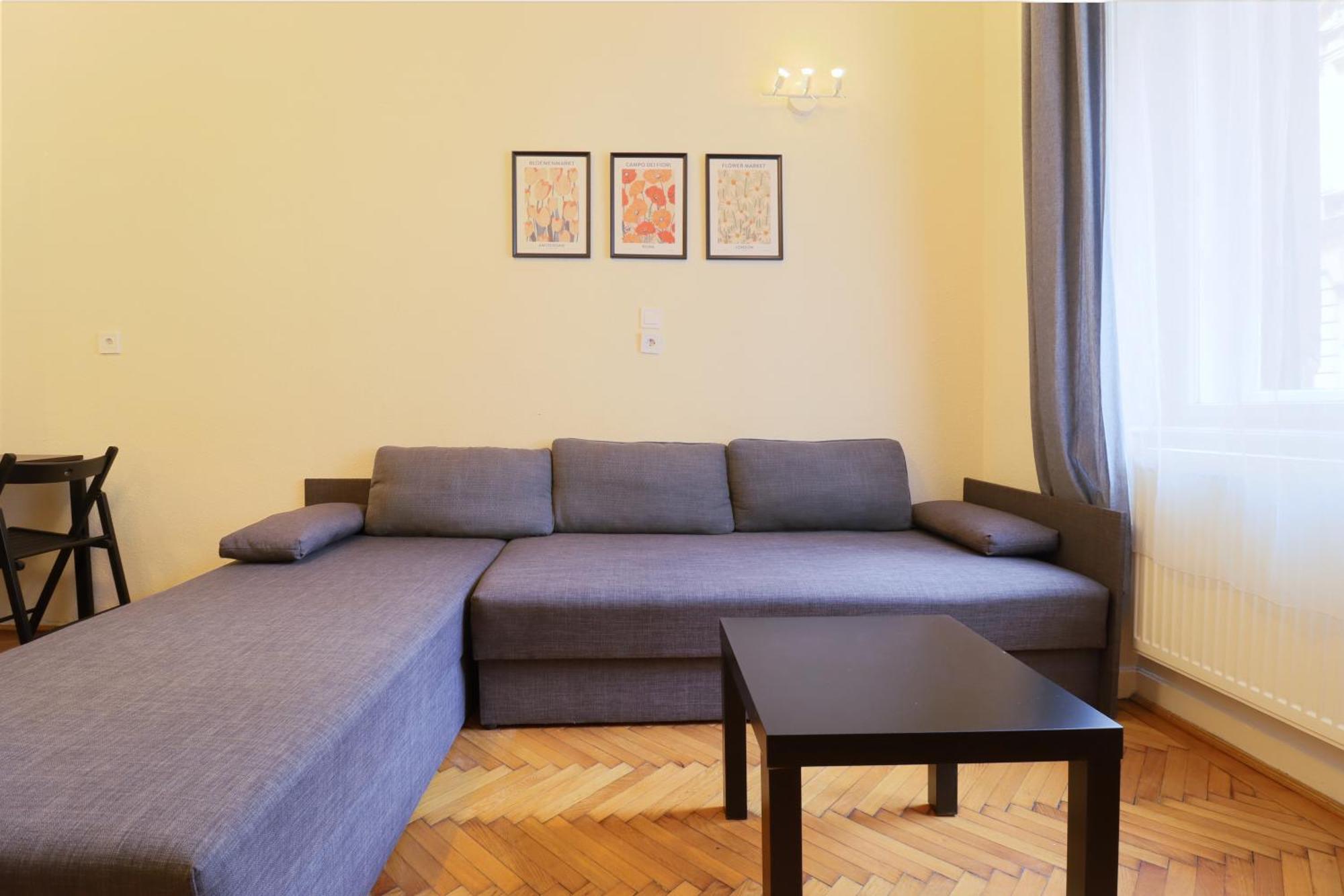 Apartman Joseph Boulevard - 3bdr, 2bath, 8ppl Budapest