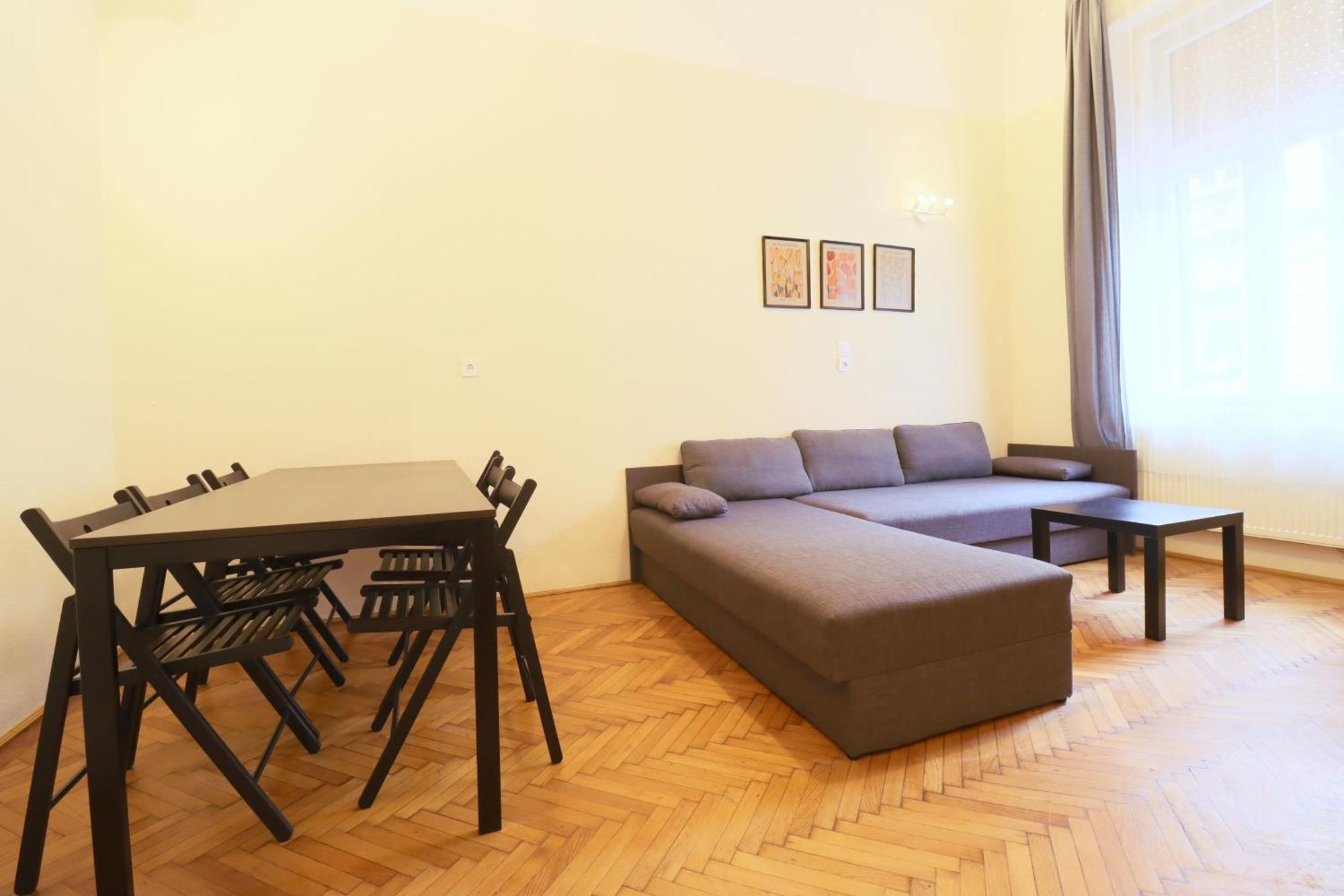 Joseph Boulevard - 3bdr, 2bath, 8ppl * Budapest