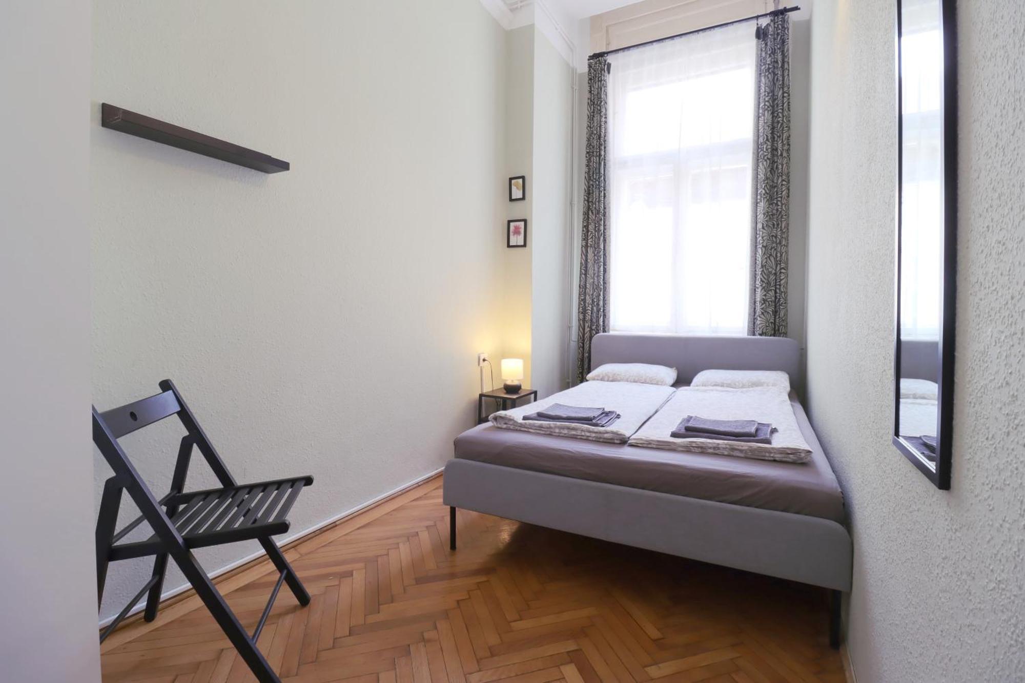 Joseph Boulevard - 3bdr, 2bath, 8ppl Budapest