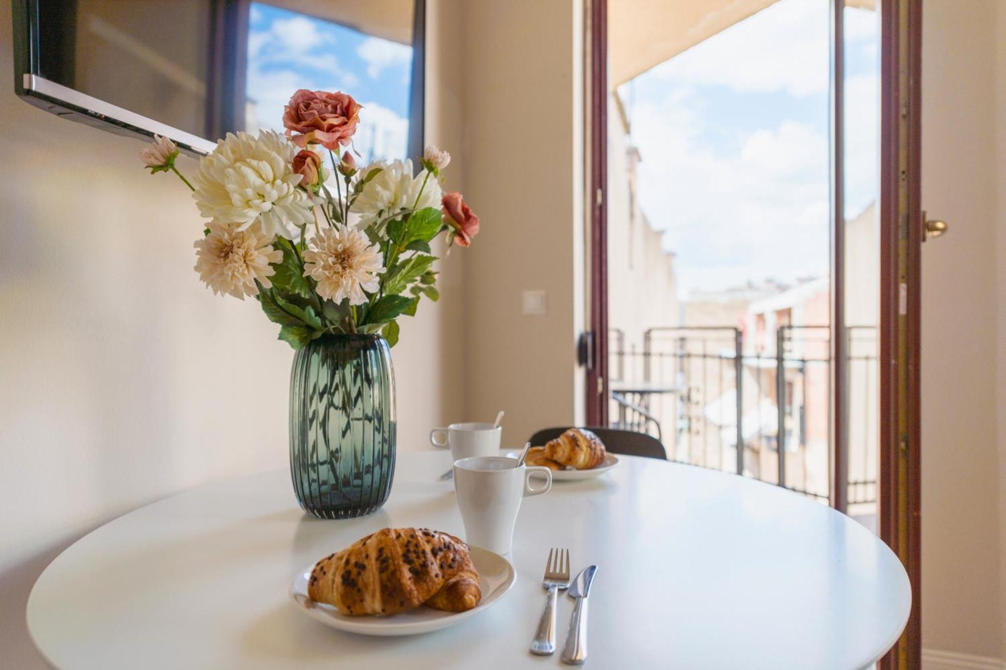 King's Haven Downtown With Balcony Appartamento *