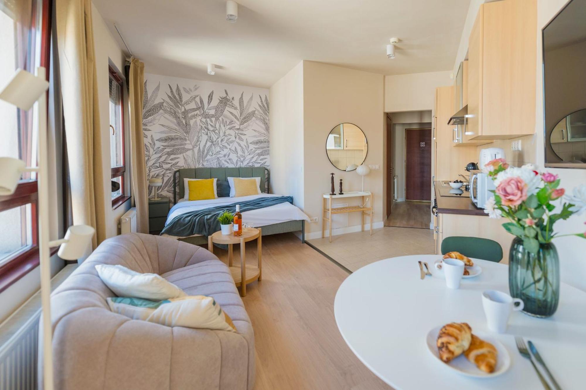 King's Haven Downtown With Balcony Appartamento
