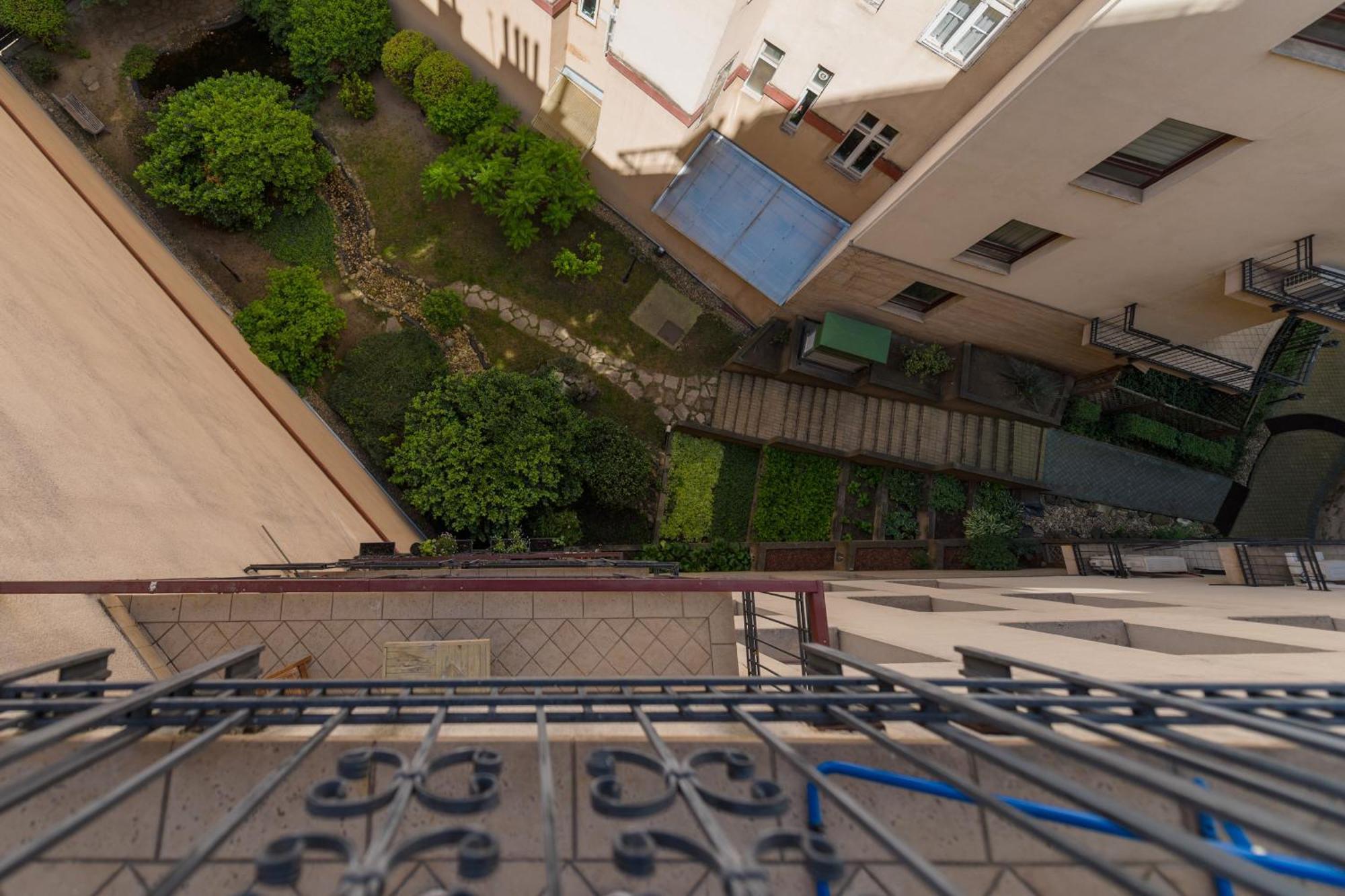Appartamento King's Haven Downtown With Balcony *