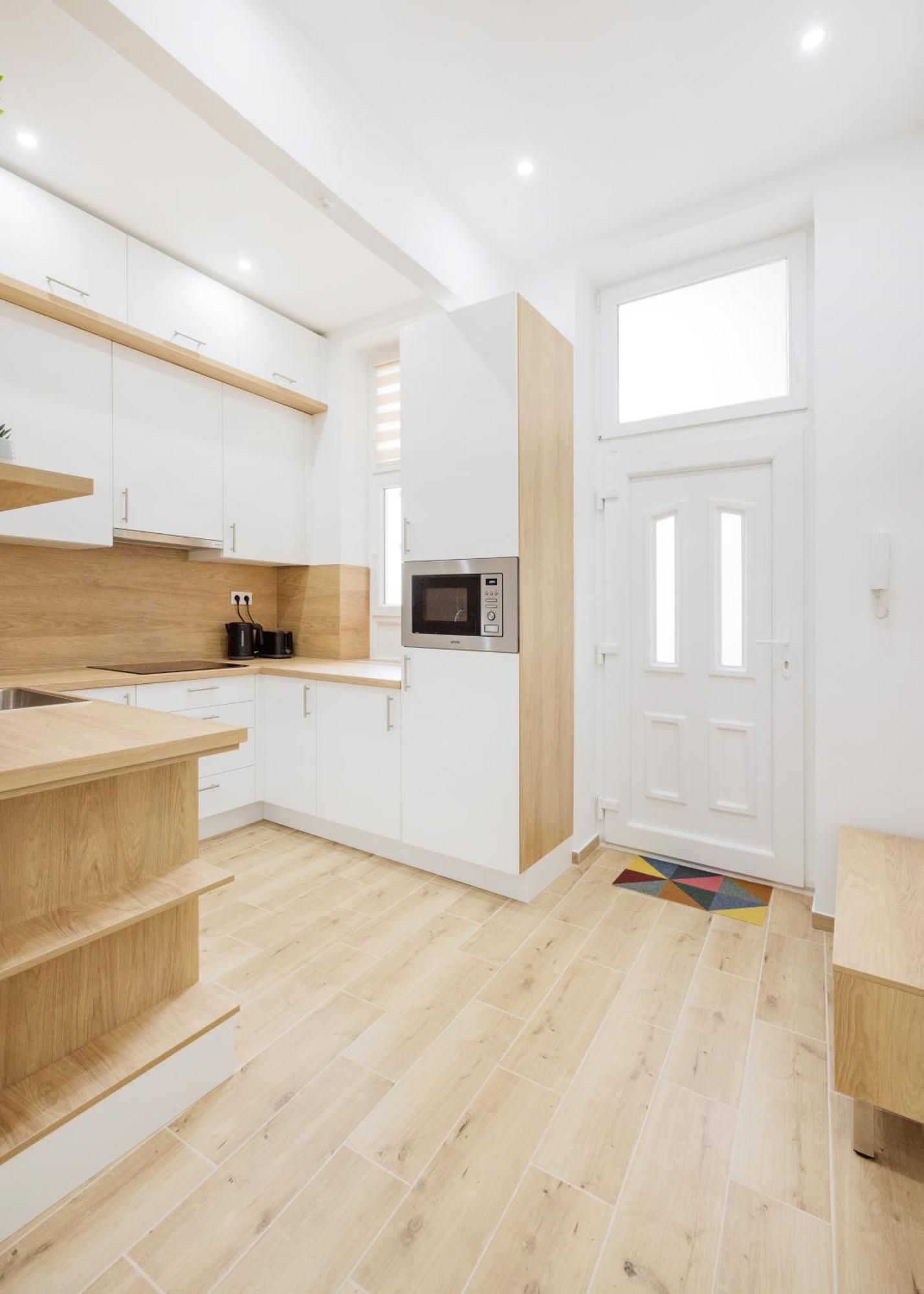 Spacious With 2 Bedrooms In Buda 2a Apartament *