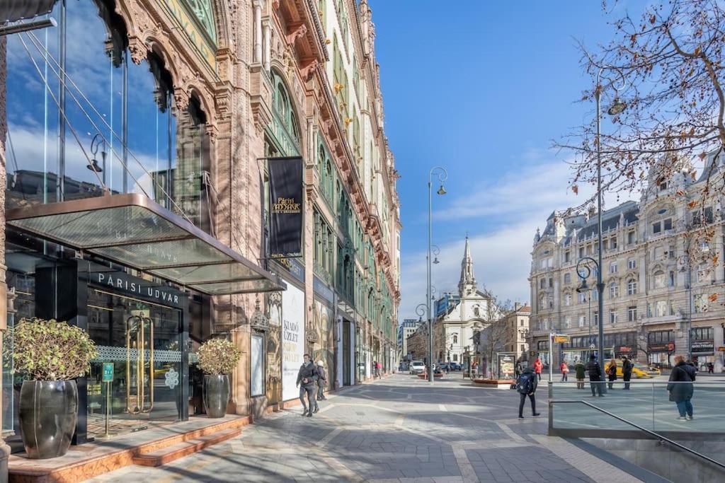 Ultra Location * Budapest
