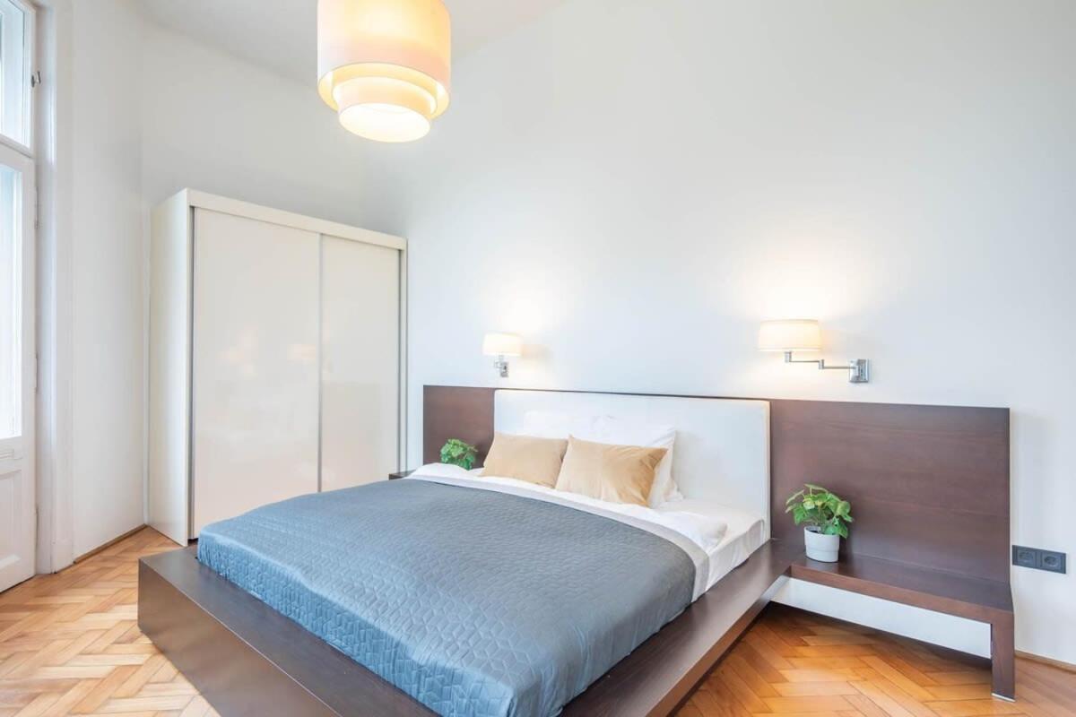 Super Large - Super Comfy With Balcony Apartman Budapest