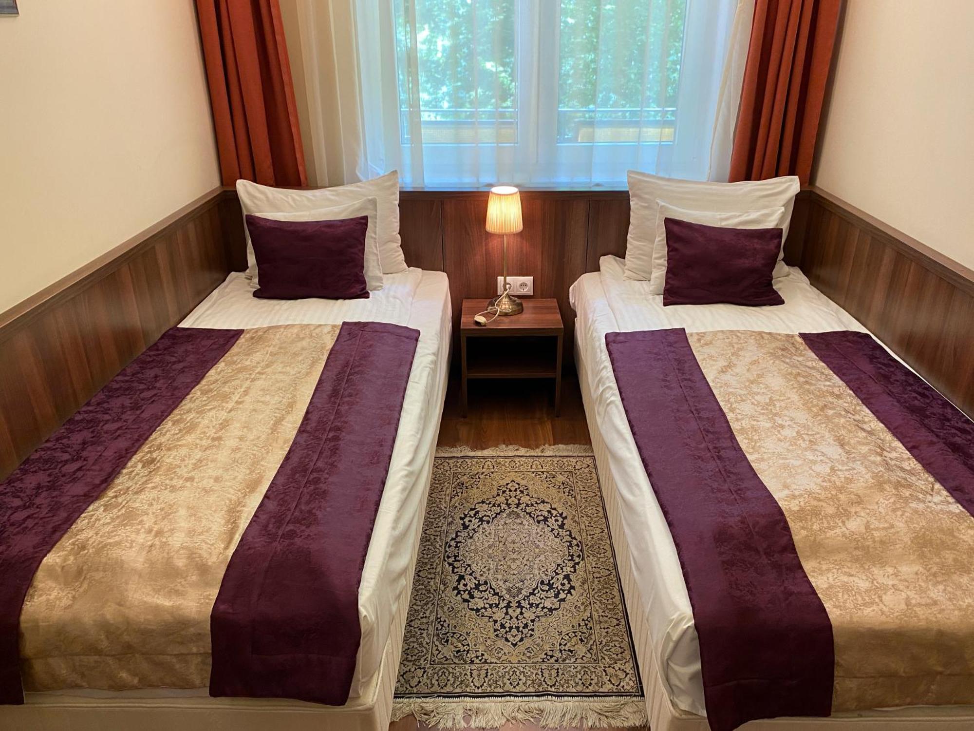 Gold 4* Budapest