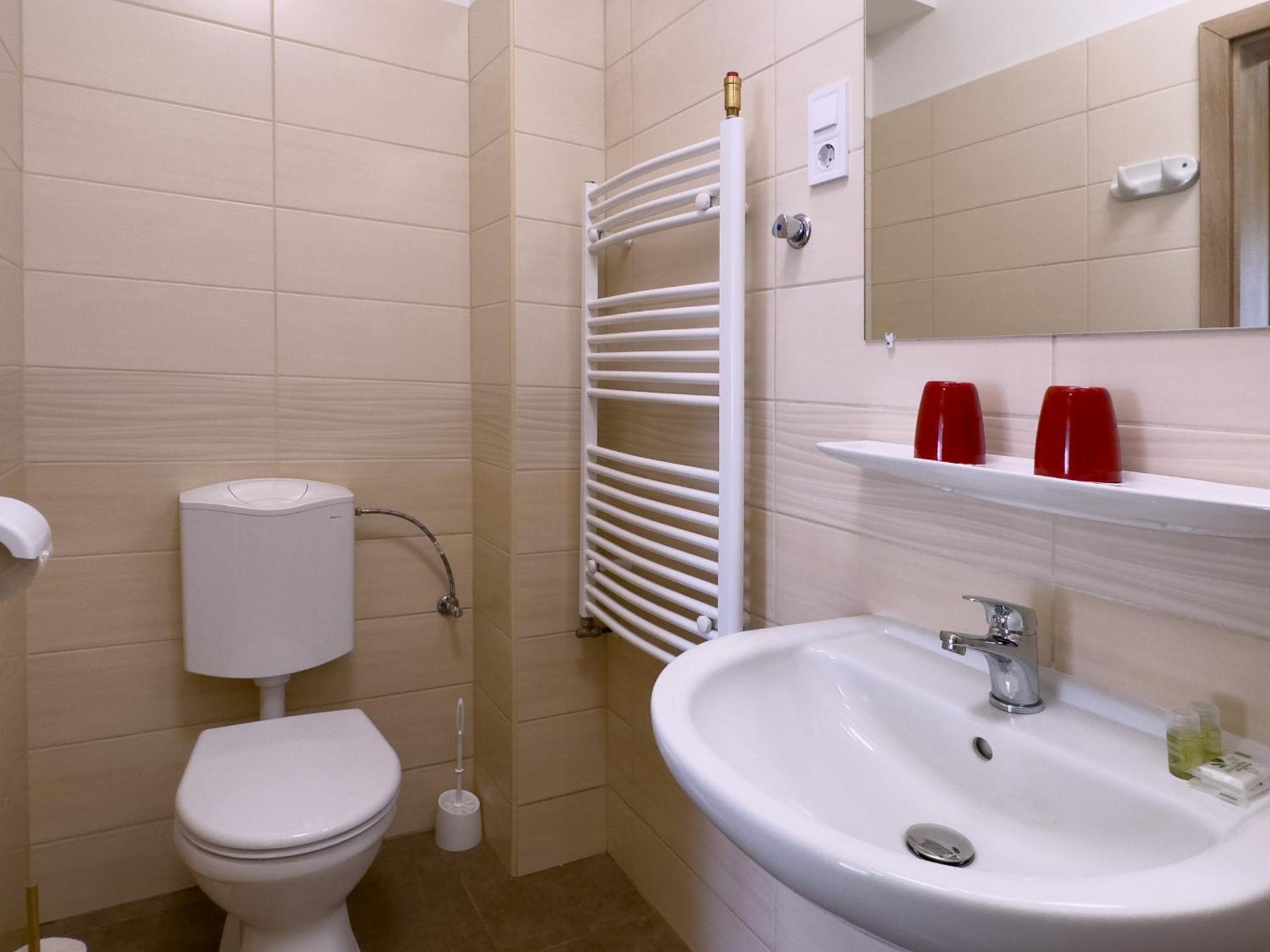 Irisz Panzio Gasthof 3*