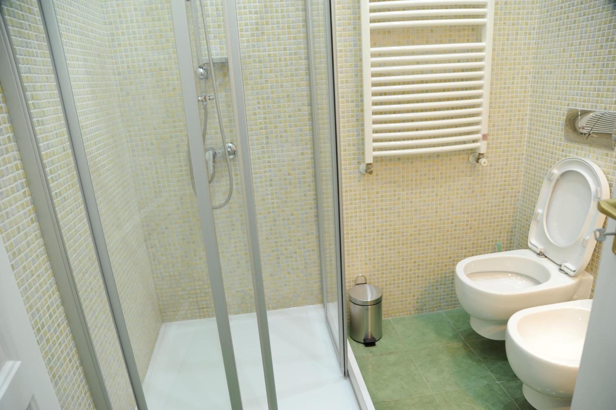 Budapesteasyflat Oktogon Lux Apartamento